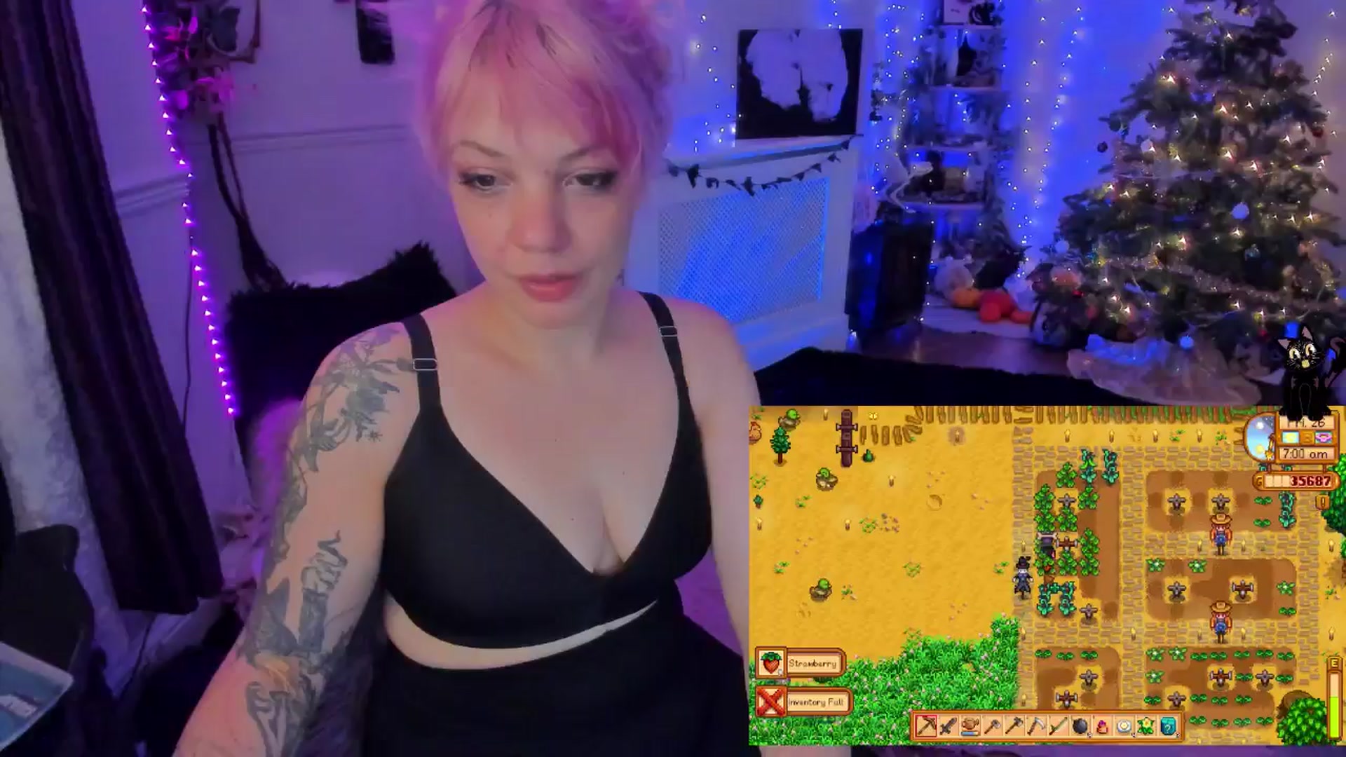 Gallery image thumbnail from LunaWolfie's myfreecams stream on, 12/12/2025, 19:48 image 9 of 20