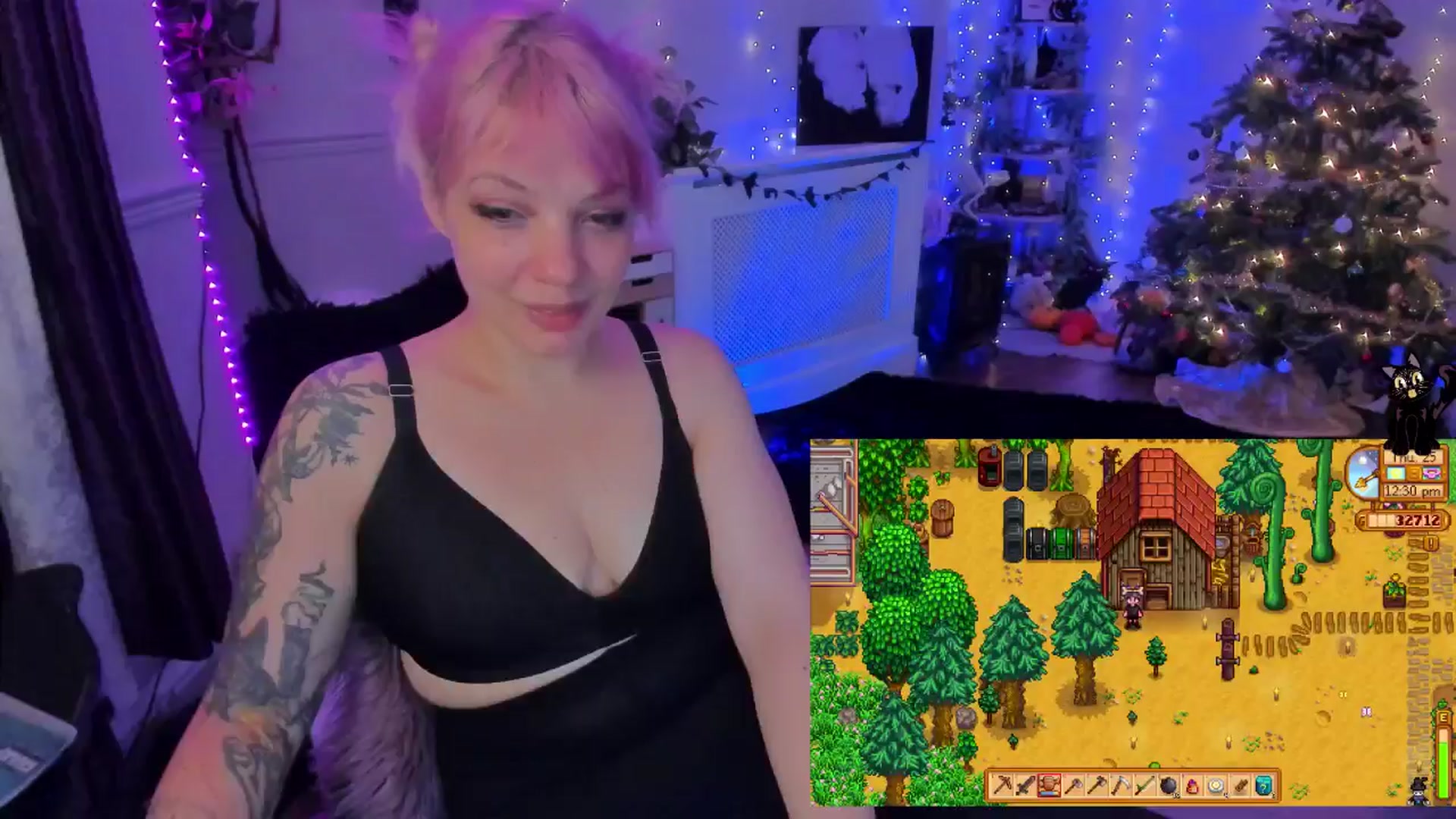 Gallery image thumbnail from LunaWolfie's myfreecams stream on, 12/12/2025, 19:48 image 7 of 20