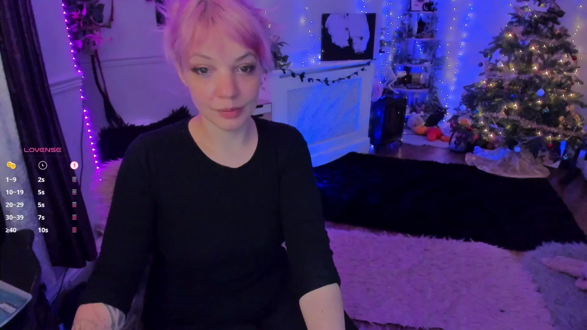 Gallery image thumbnail from LunaWolfie's myfreecams stream on, 12/12/2025, 19:48 image 6 of 20