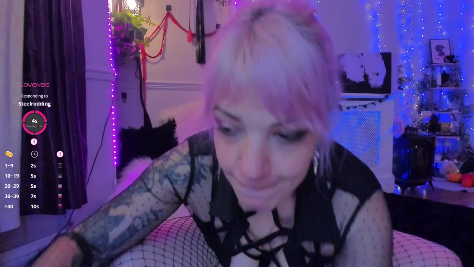Gallery image thumbnail from LunaWolfie's myfreecams stream on, 12/16/2025, 24:36 image 9 of 20