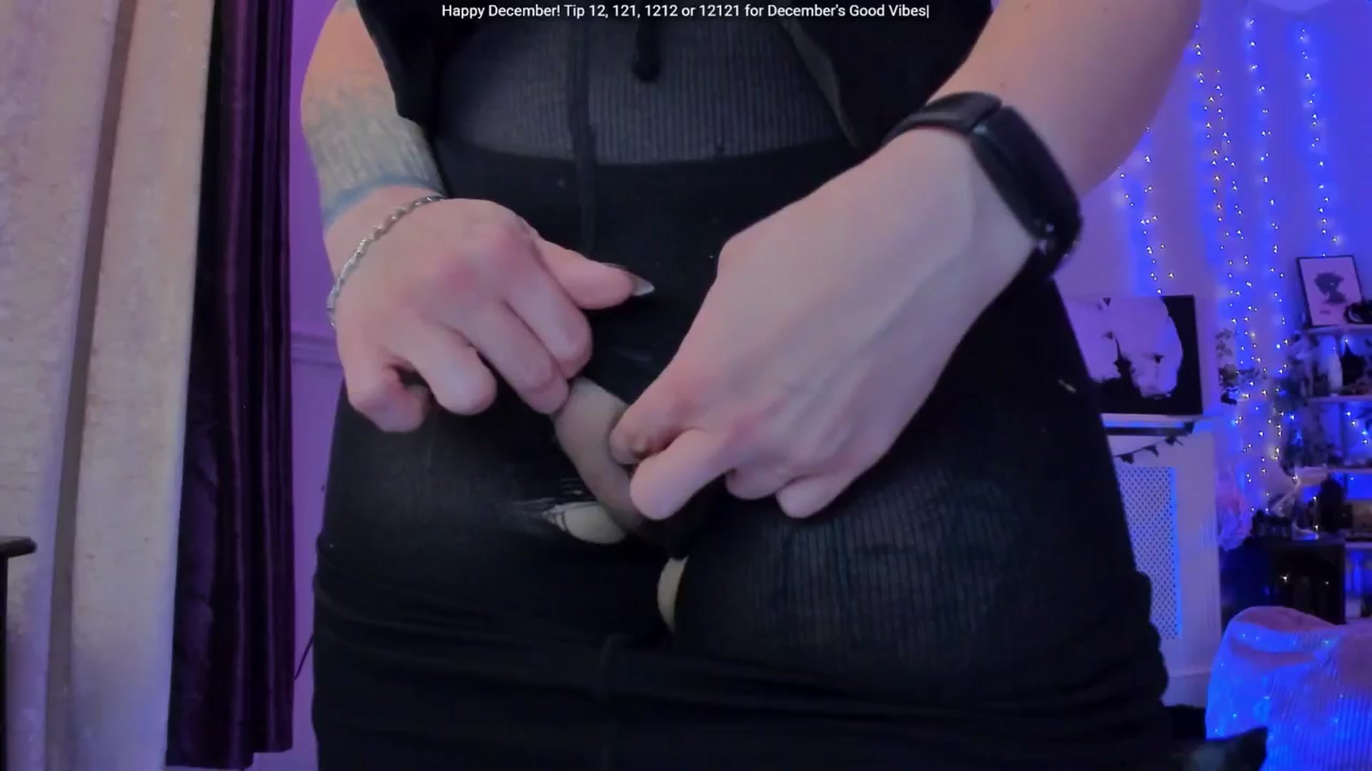 Gallery image thumbnail from LunaWolfie's myfreecams stream on, 12/18/2025, 18:26 image 20 of 20