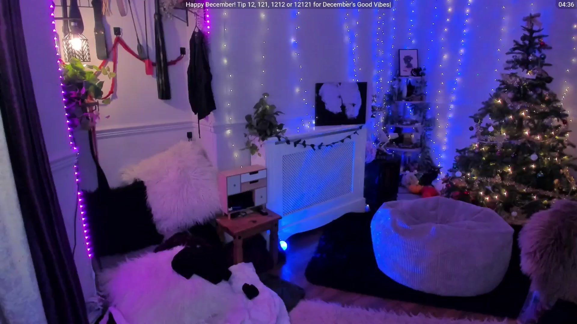 Gallery image thumbnail from LunaWolfie's myfreecams stream on, 12/18/2025, 18:26 image 16 of 20