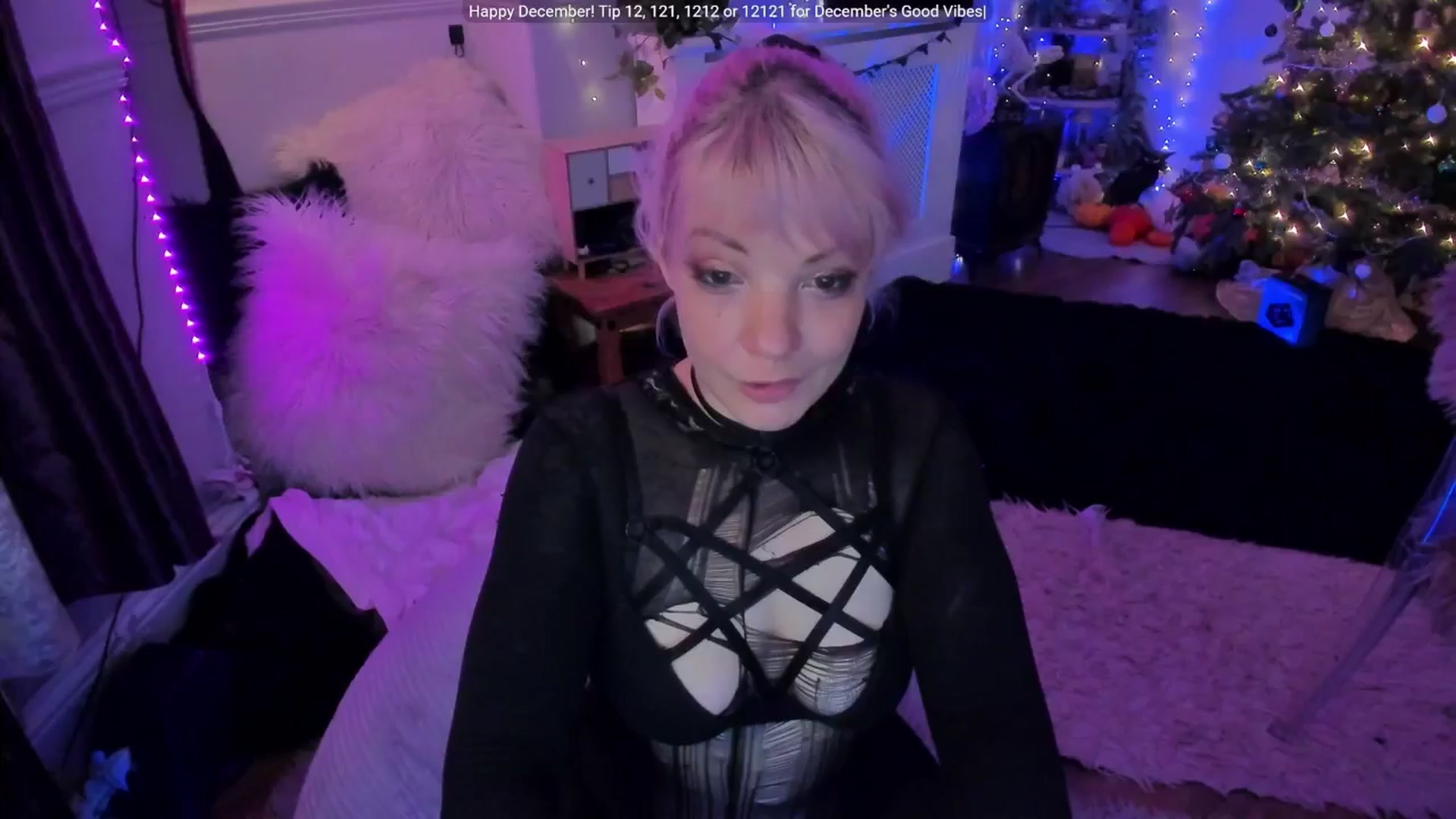 Gallery image thumbnail from LunaWolfie's myfreecams stream on, 12/19/2025, 18:26 image 16 of 20