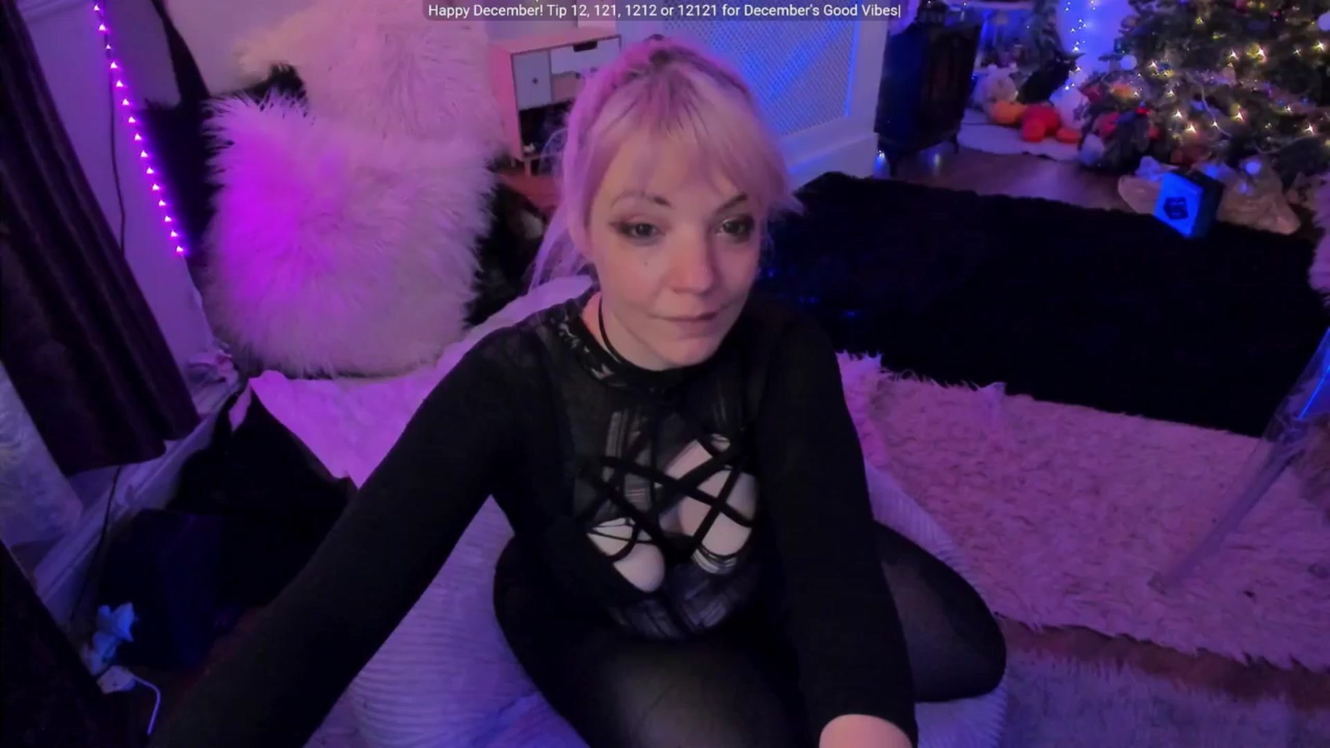 Gallery image thumbnail from LunaWolfie's myfreecams stream on, 12/19/2025, 18:26 image 18 of 20