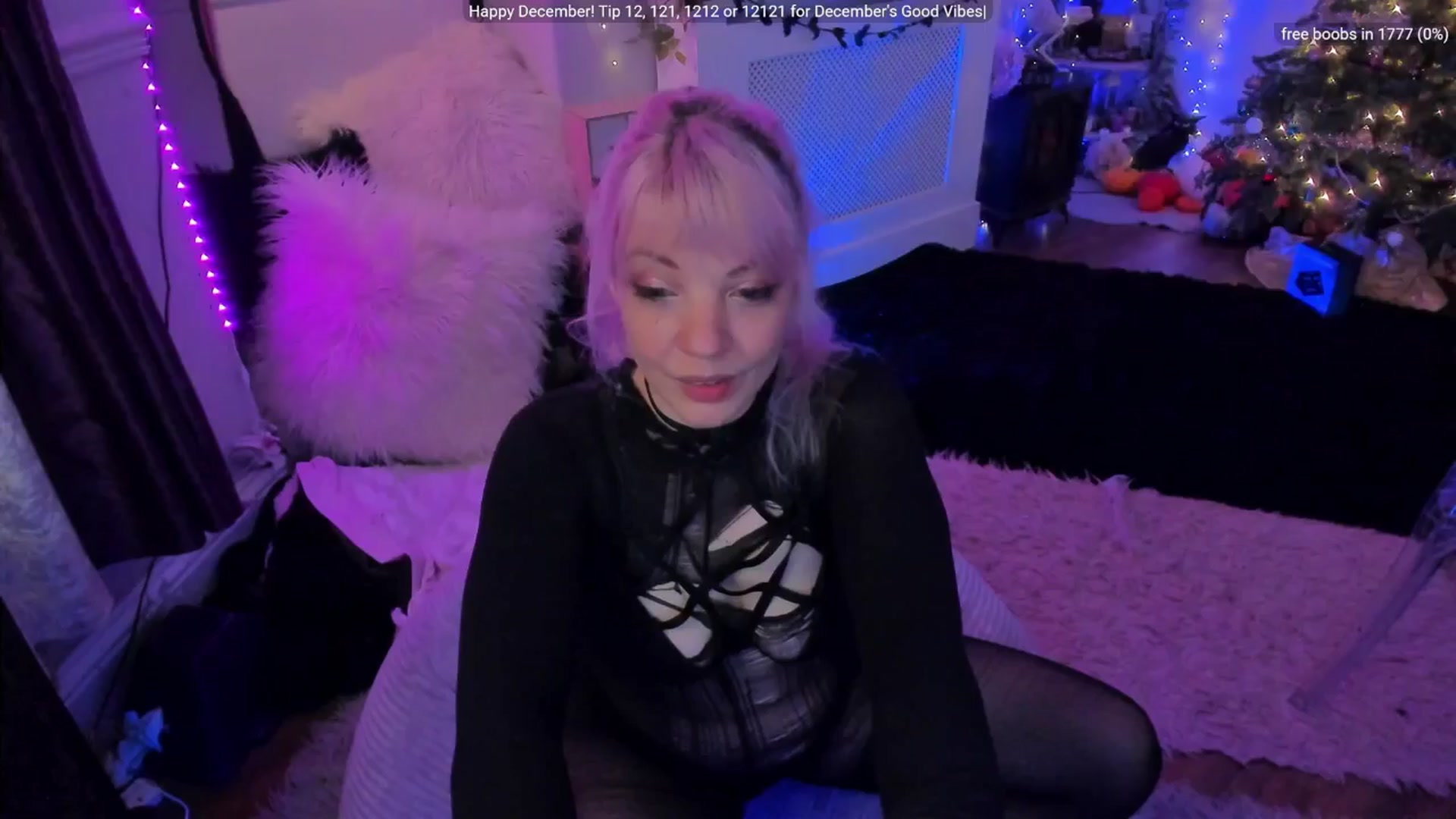 Gallery image thumbnail from LunaWolfie's myfreecams stream on, 12/19/2025, 18:26 image 7 of 20