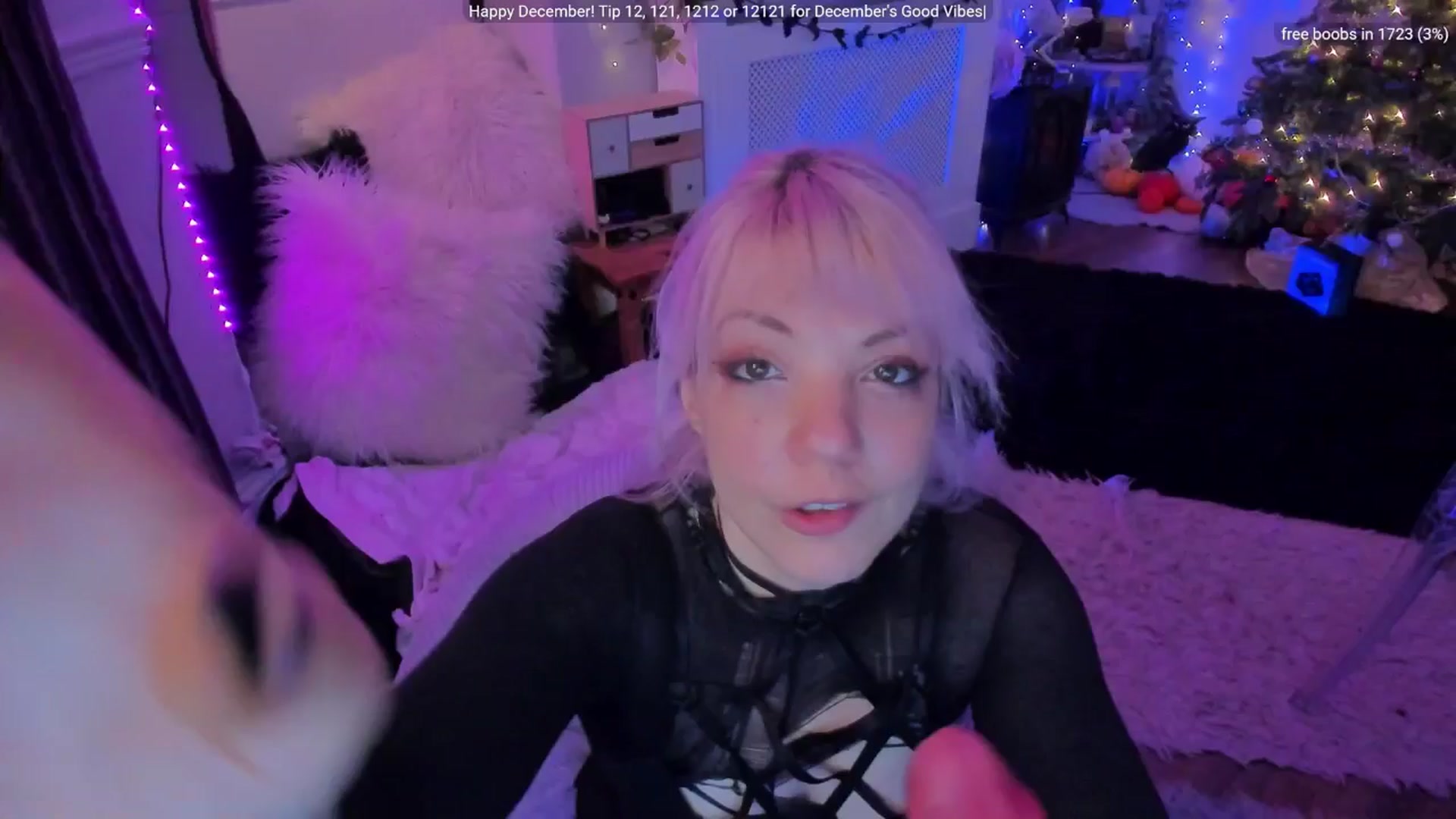 Gallery image thumbnail from LunaWolfie's myfreecams stream on, 12/19/2025, 18:26 image 9 of 20