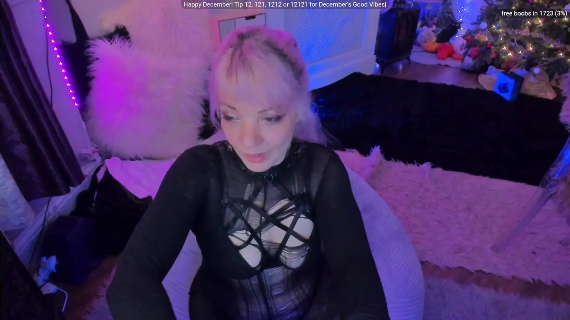 Gallery image thumbnail from LunaWolfie's myfreecams stream on, 12/19/2025, 18:26 image 10 of 20