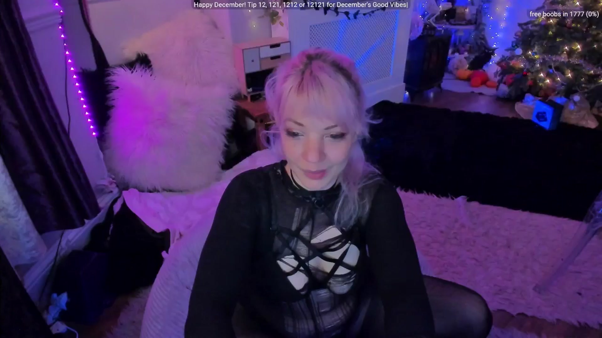 Gallery image thumbnail from LunaWolfie's myfreecams stream on, 12/19/2025, 18:26 image 6 of 20