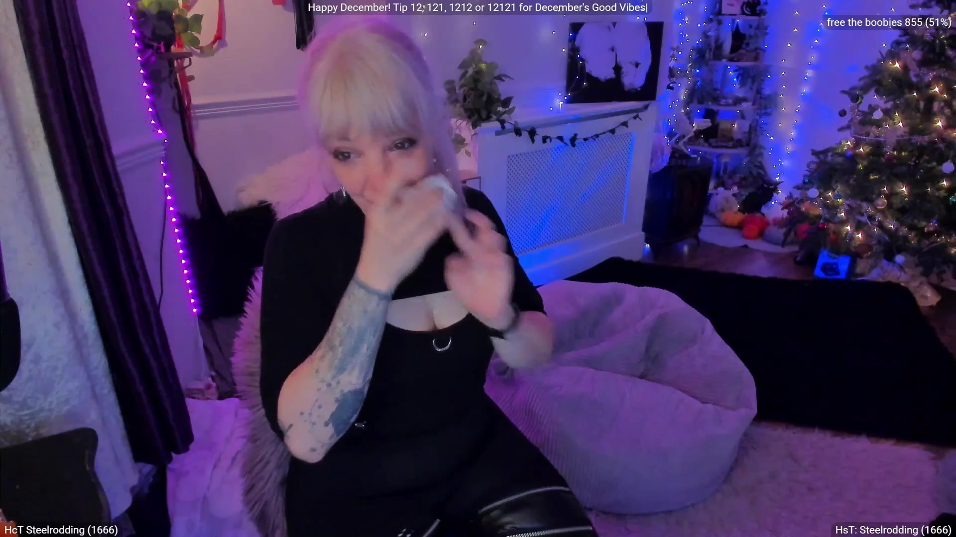 Gallery image thumbnail from LunaWolfie's myfreecams stream on, 12/23/2025, 20:06 image 16 of 20