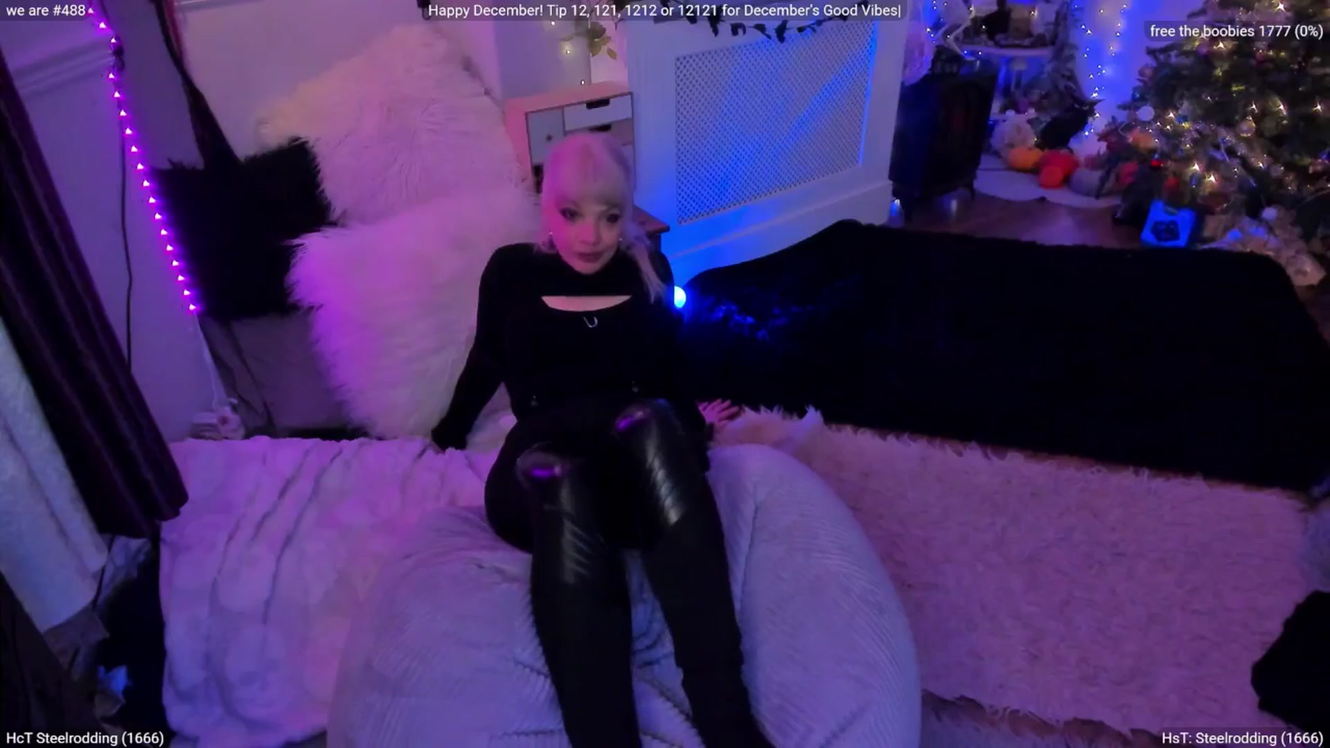 Gallery image thumbnail from LunaWolfie's myfreecams stream on, 12/23/2025, 20:06 image 4 of 20