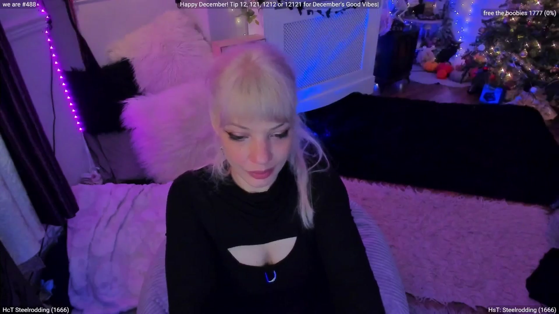 Gallery image thumbnail from LunaWolfie's myfreecams stream on, 12/23/2025, 20:06 image 3 of 20