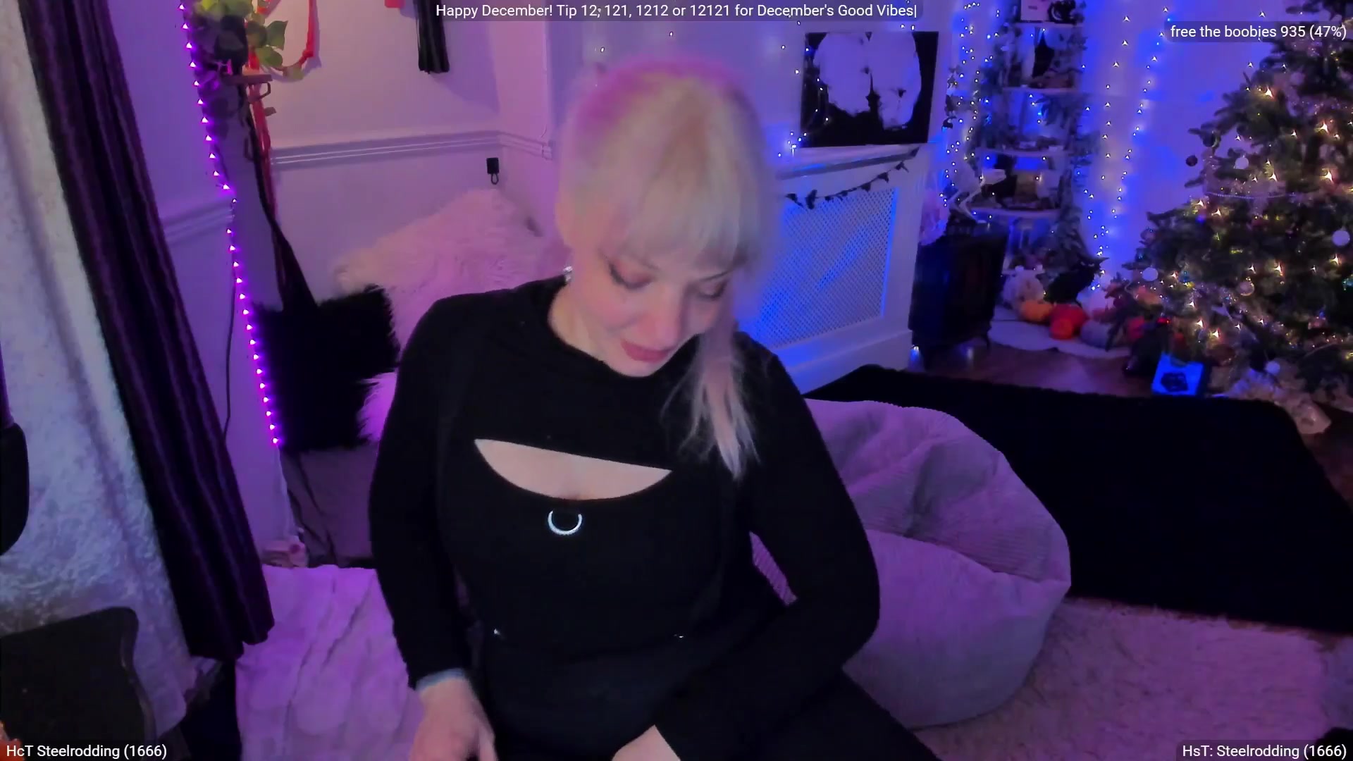 Gallery image thumbnail from LunaWolfie's myfreecams stream on, 12/23/2025, 20:06 image 14 of 20