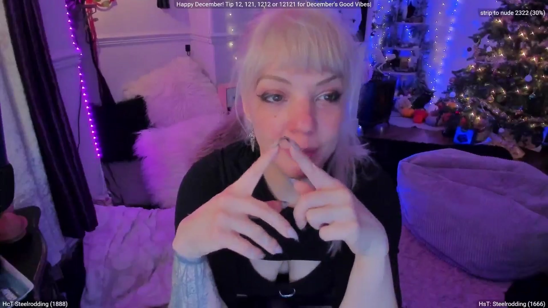 Gallery image thumbnail from LunaWolfie's myfreecams stream on, 12/24/2025, 01:07 image 3 of 20