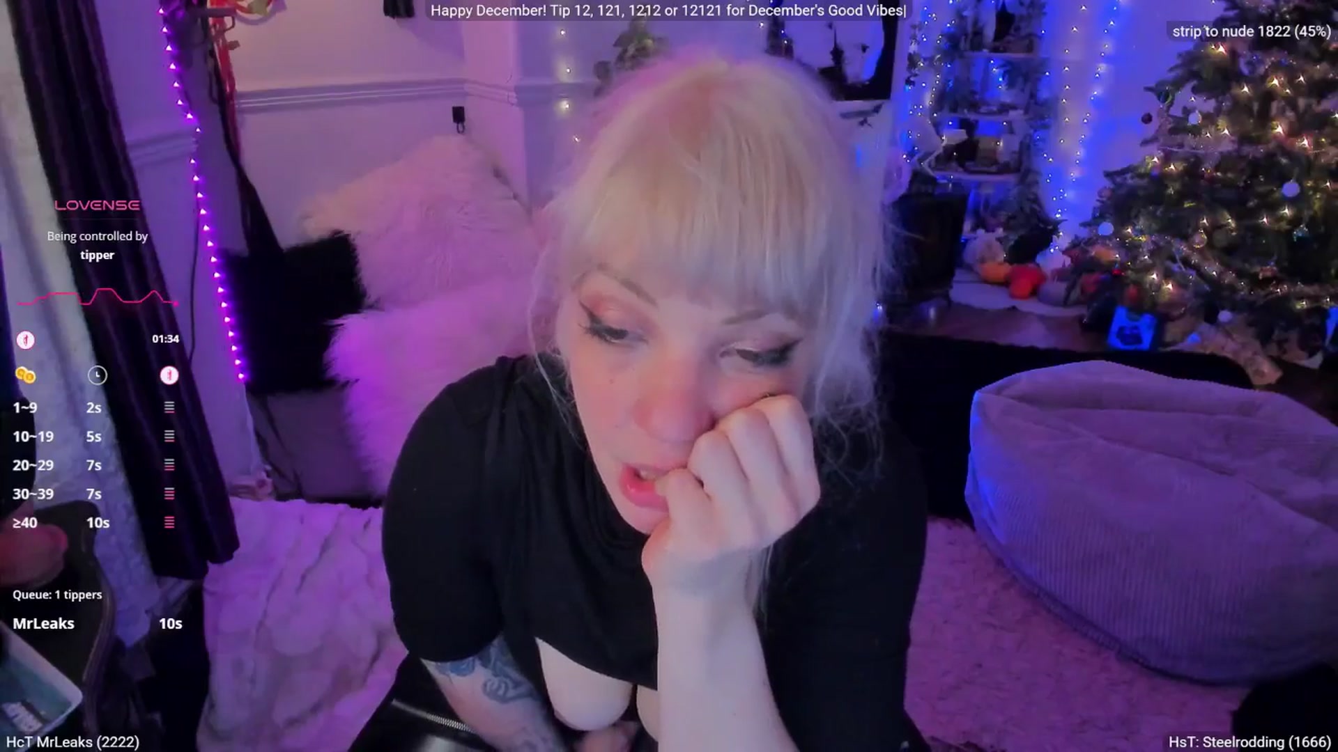 Gallery image thumbnail from LunaWolfie's myfreecams stream on, 12/24/2025, 01:07 image 4 of 20