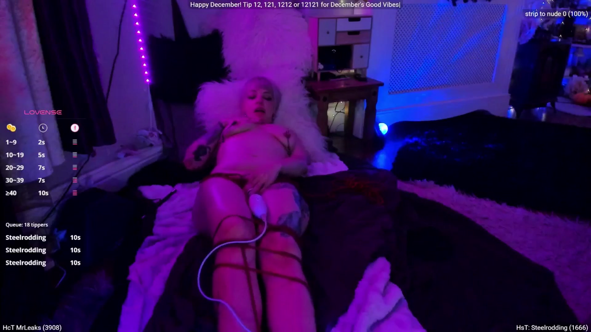 Gallery image thumbnail from LunaWolfie's myfreecams stream on, 12/24/2025, 01:41 image 4 of 20