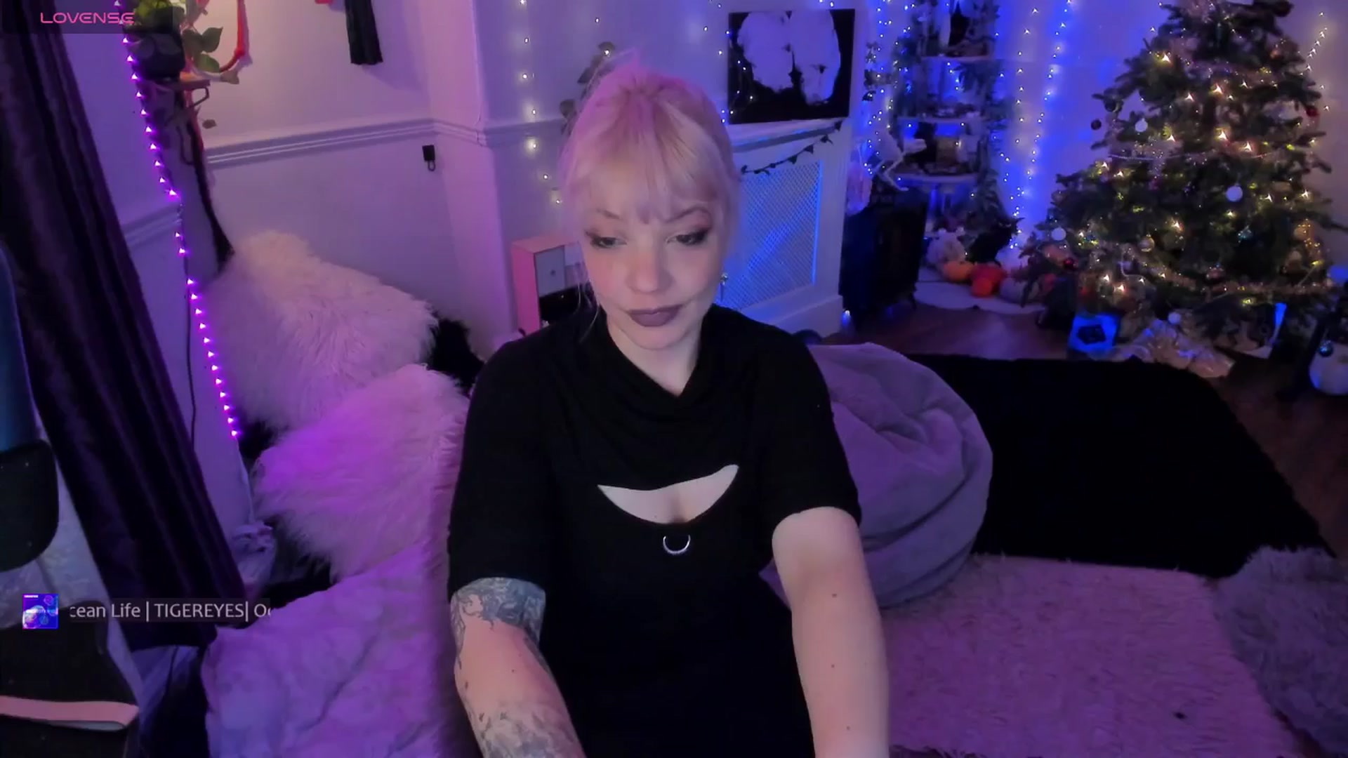 Gallery image thumbnail from LunaWolfie's myfreecams stream on, 01/02/2026, 21:06 image 5 of 20
