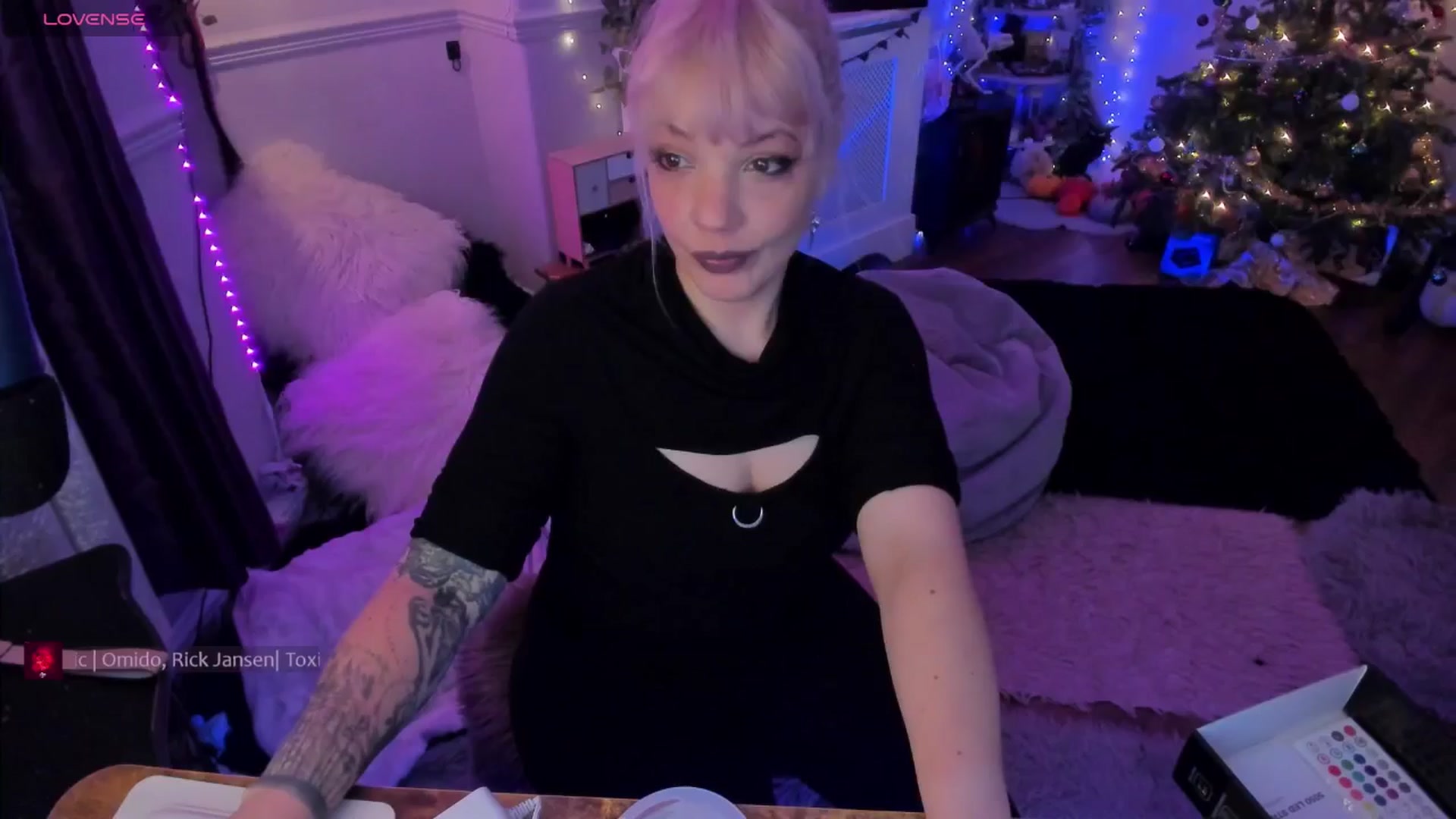 Gallery image thumbnail from LunaWolfie's myfreecams stream on, 01/02/2026, 21:06 image 12 of 20