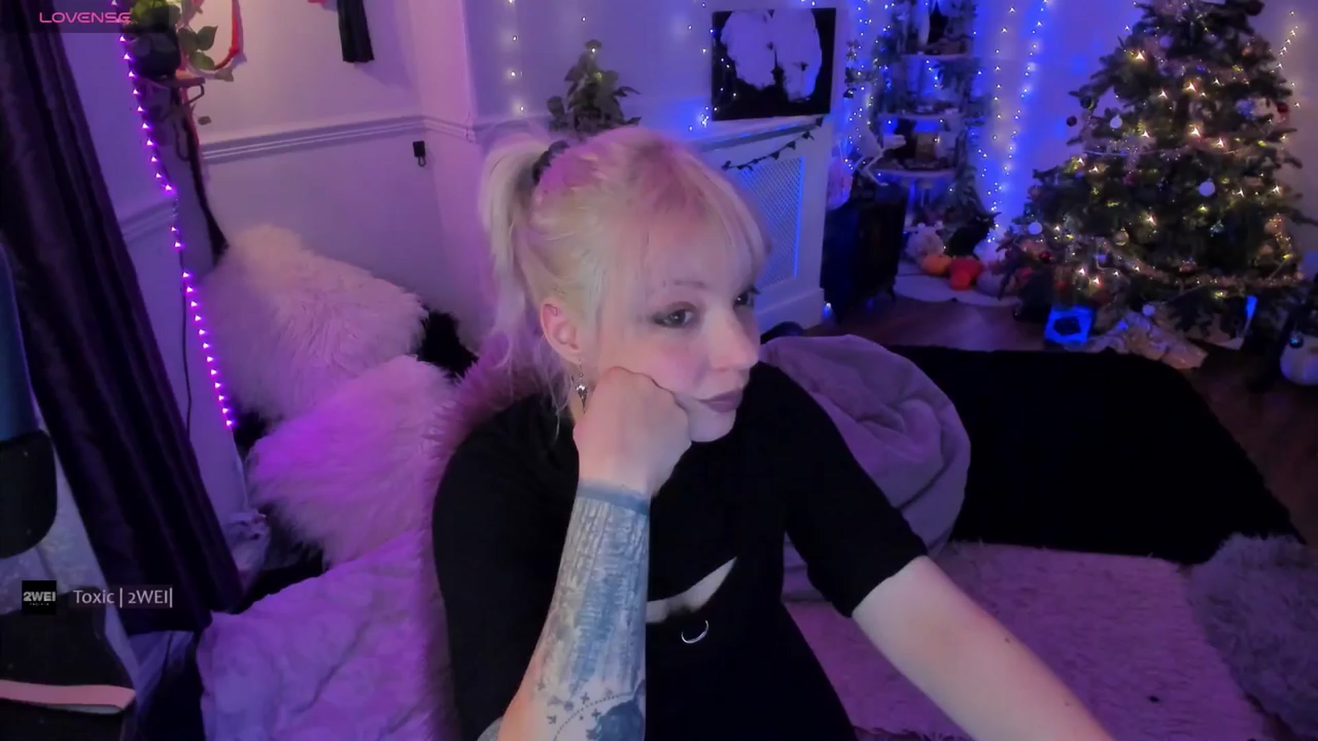 Gallery image thumbnail from LunaWolfie's myfreecams stream on, 01/02/2026, 21:06 image 8 of 20