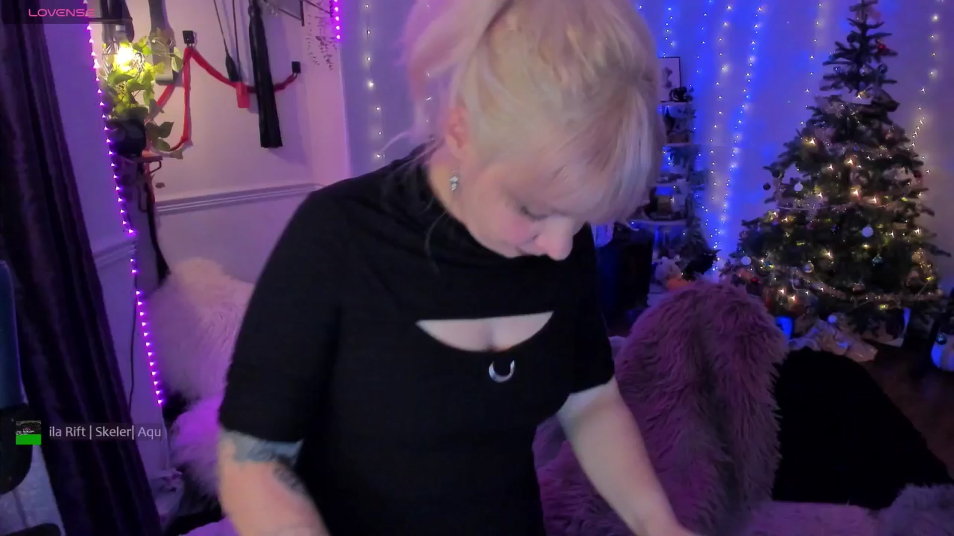 Gallery image thumbnail from LunaWolfie's myfreecams stream on, 01/02/2026, 21:06 image 15 of 20