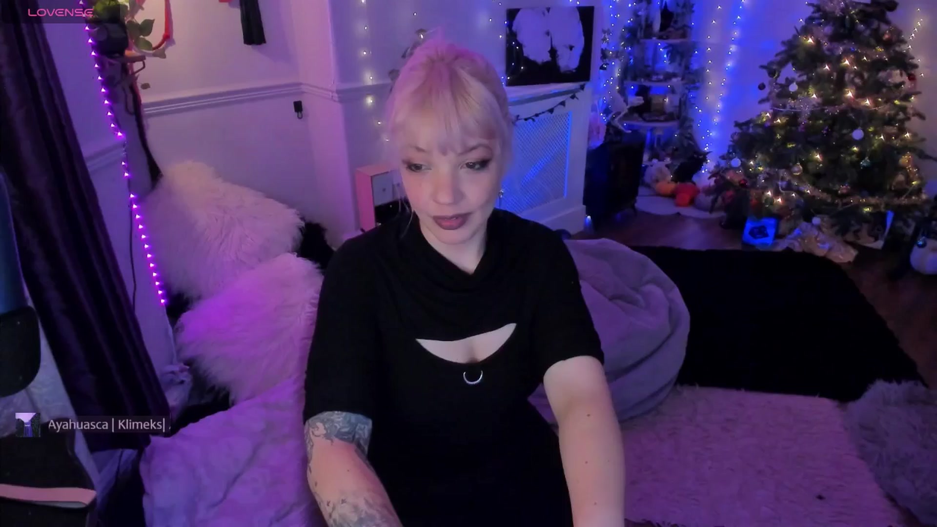 Gallery image thumbnail from LunaWolfie's myfreecams stream on, 01/02/2026, 21:06 image 6 of 20