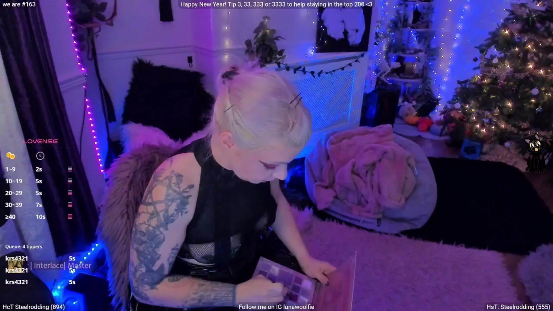 Gallery image thumbnail from LunaWolfie's myfreecams stream on, 01/03/2026, 21:33 image 18 of 20