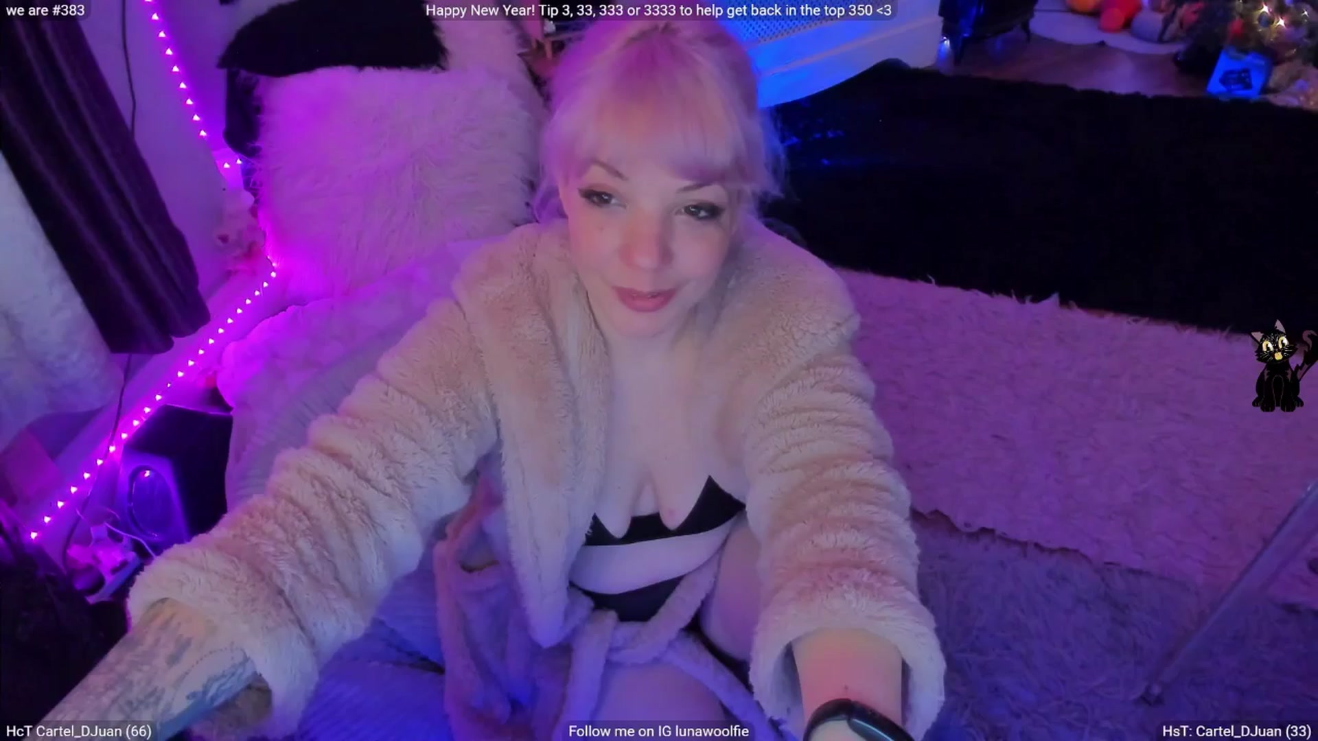 Gallery image thumbnail from LunaWolfie's myfreecams stream on, 01/07/2026, 18:02 image 16 of 20