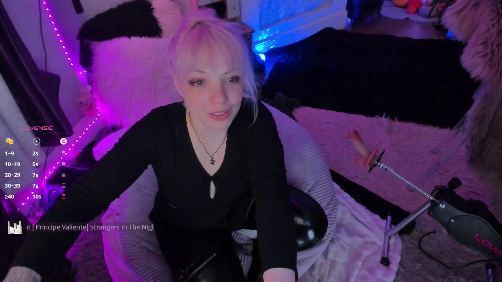 Gallery image thumbnail from LunaWolfie's myfreecams stream on, 01/09/2026, 18:36 image 18 of 20