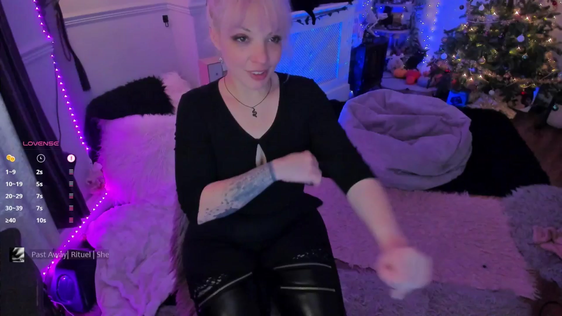 Gallery image thumbnail from LunaWolfie's myfreecams stream on, 01/09/2026, 18:36 image 9 of 20