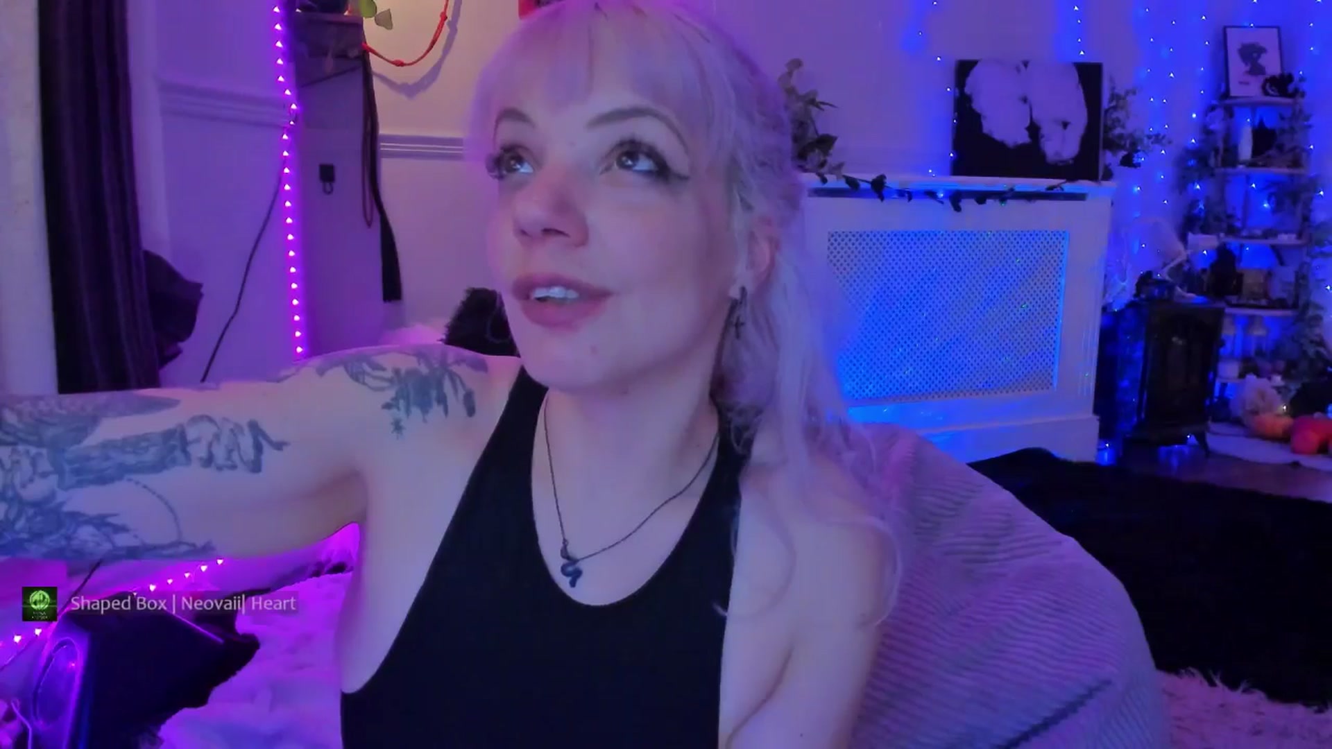 Gallery image thumbnail from LunaWolfie's myfreecams stream on, 01/10/2026, 20:44 image 4 of 20
