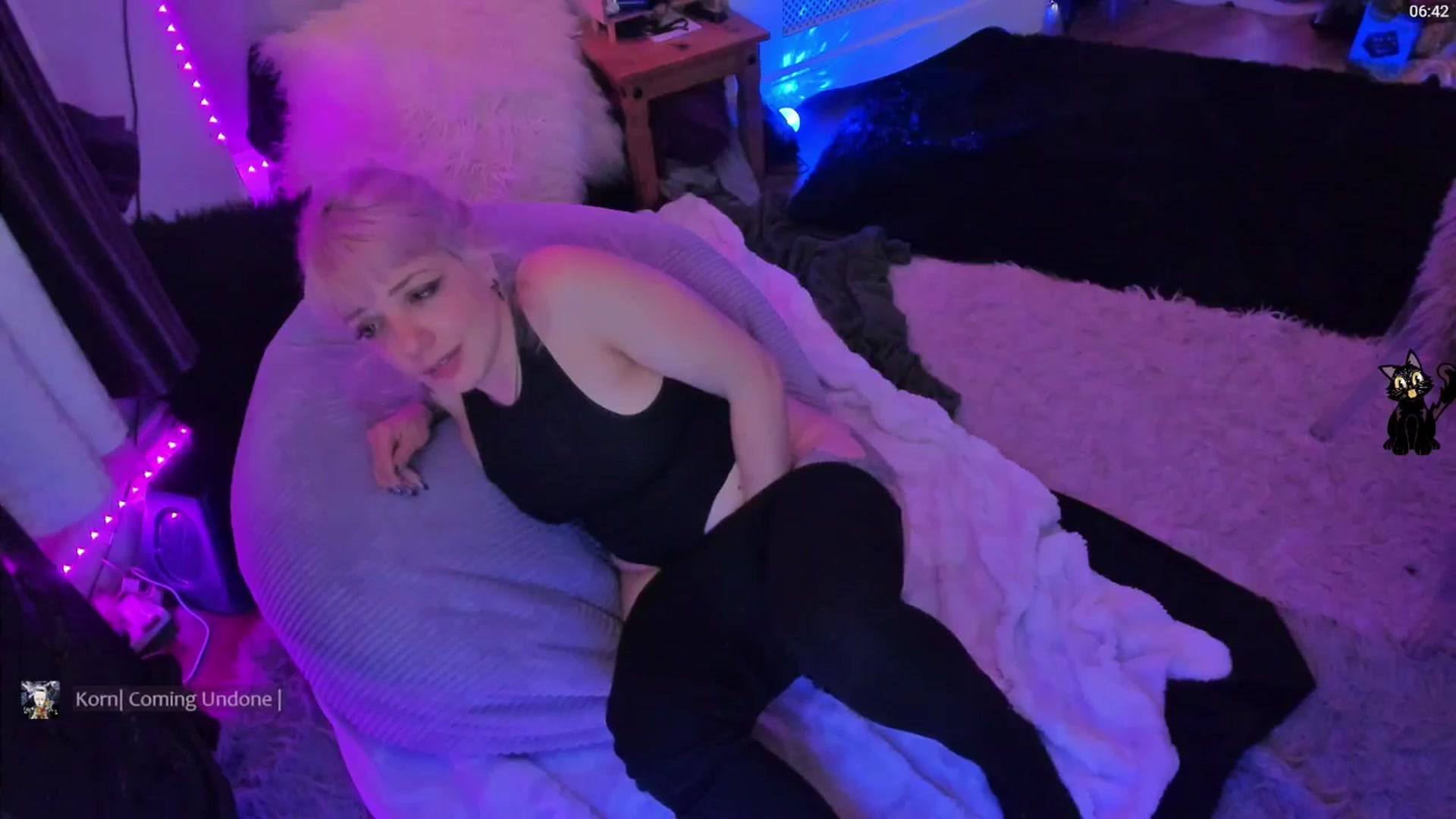 Gallery image thumbnail from LunaWolfie's myfreecams stream on, 01/10/2026, 20:44 image 13 of 20