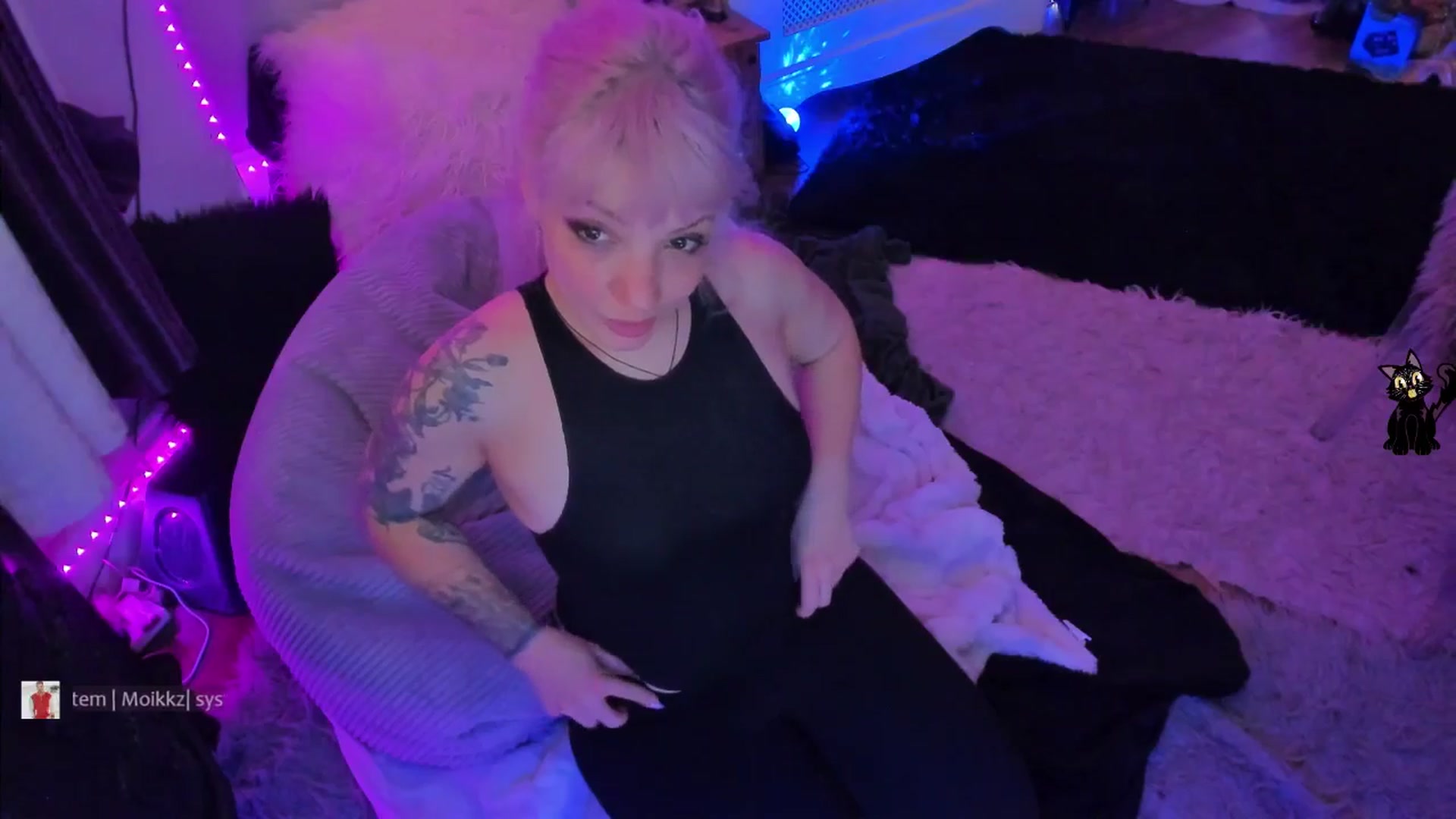 Gallery image thumbnail from LunaWolfie's myfreecams stream on, 01/10/2026, 20:44 image 15 of 20