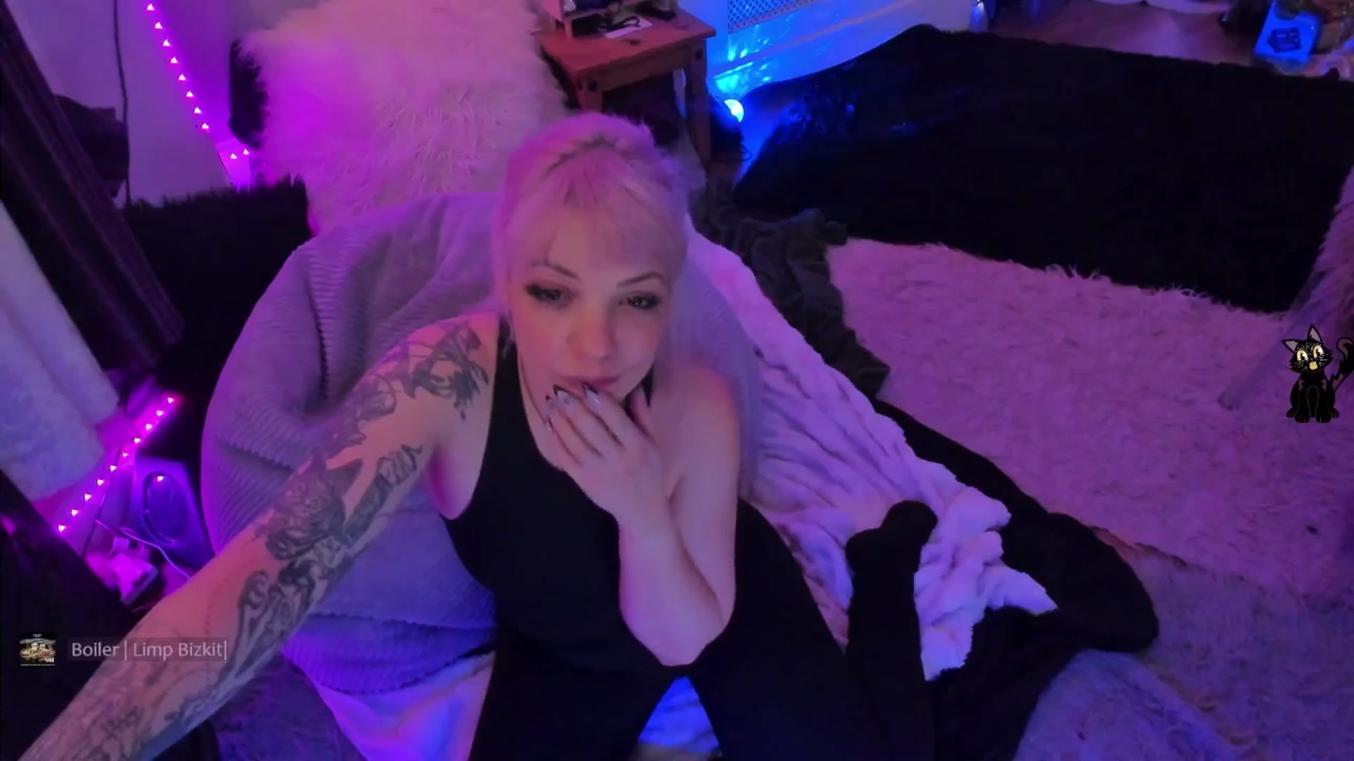 Gallery image thumbnail from LunaWolfie's myfreecams stream on, 01/10/2026, 20:44 image 19 of 20