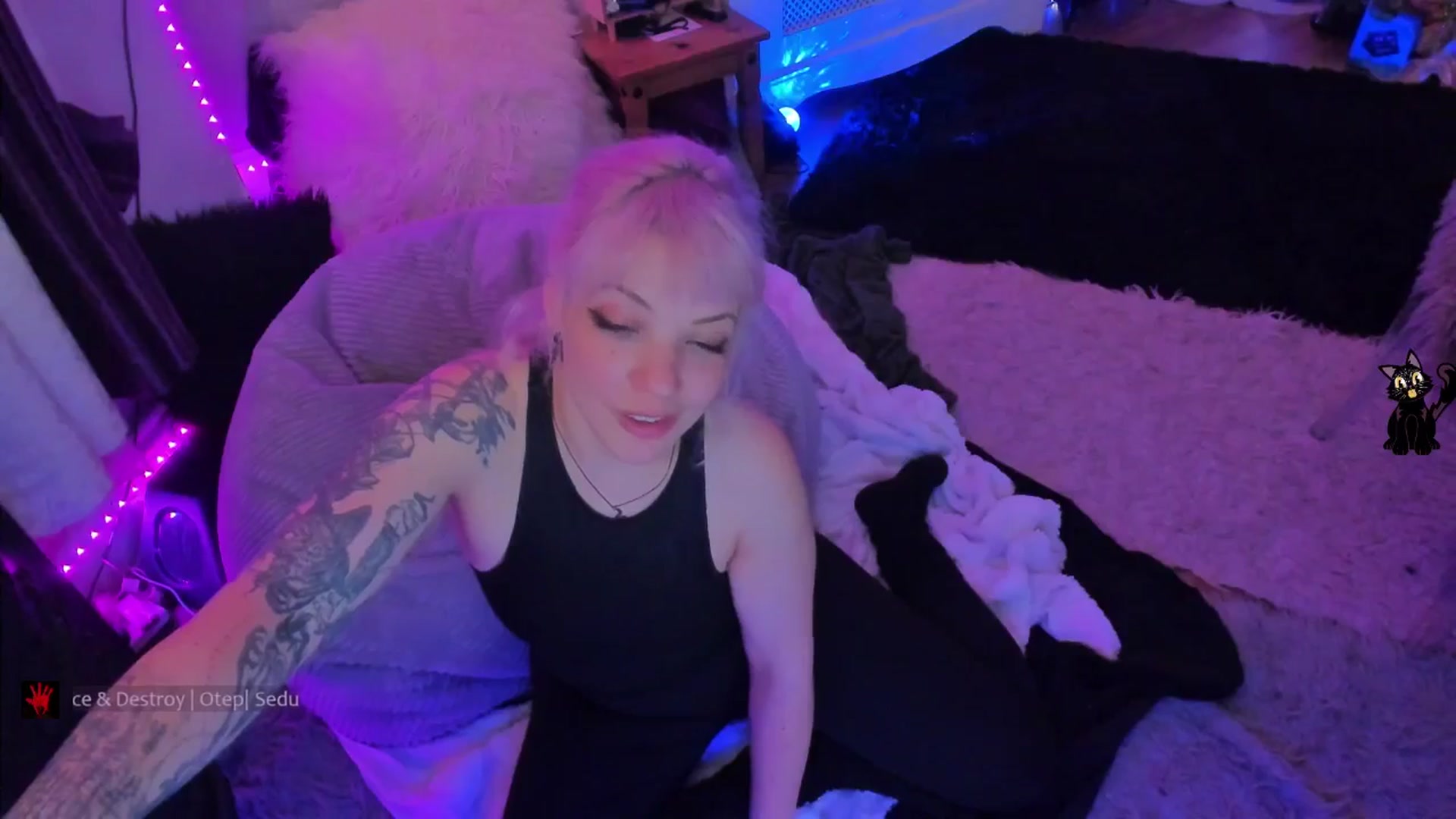 Gallery image thumbnail from LunaWolfie's myfreecams stream on, 01/10/2026, 20:44 image 18 of 20