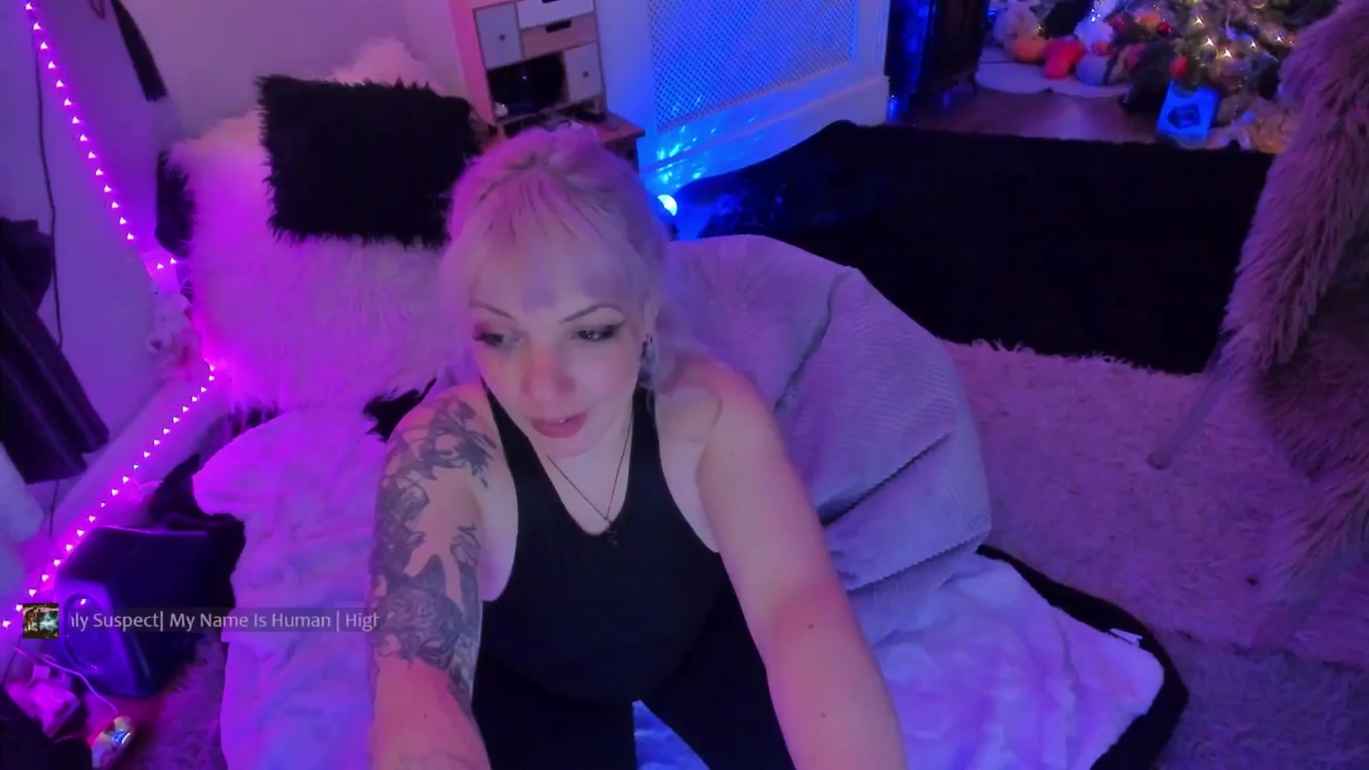 Gallery image thumbnail from LunaWolfie's myfreecams stream on, 01/10/2026, 20:44 image 3 of 20