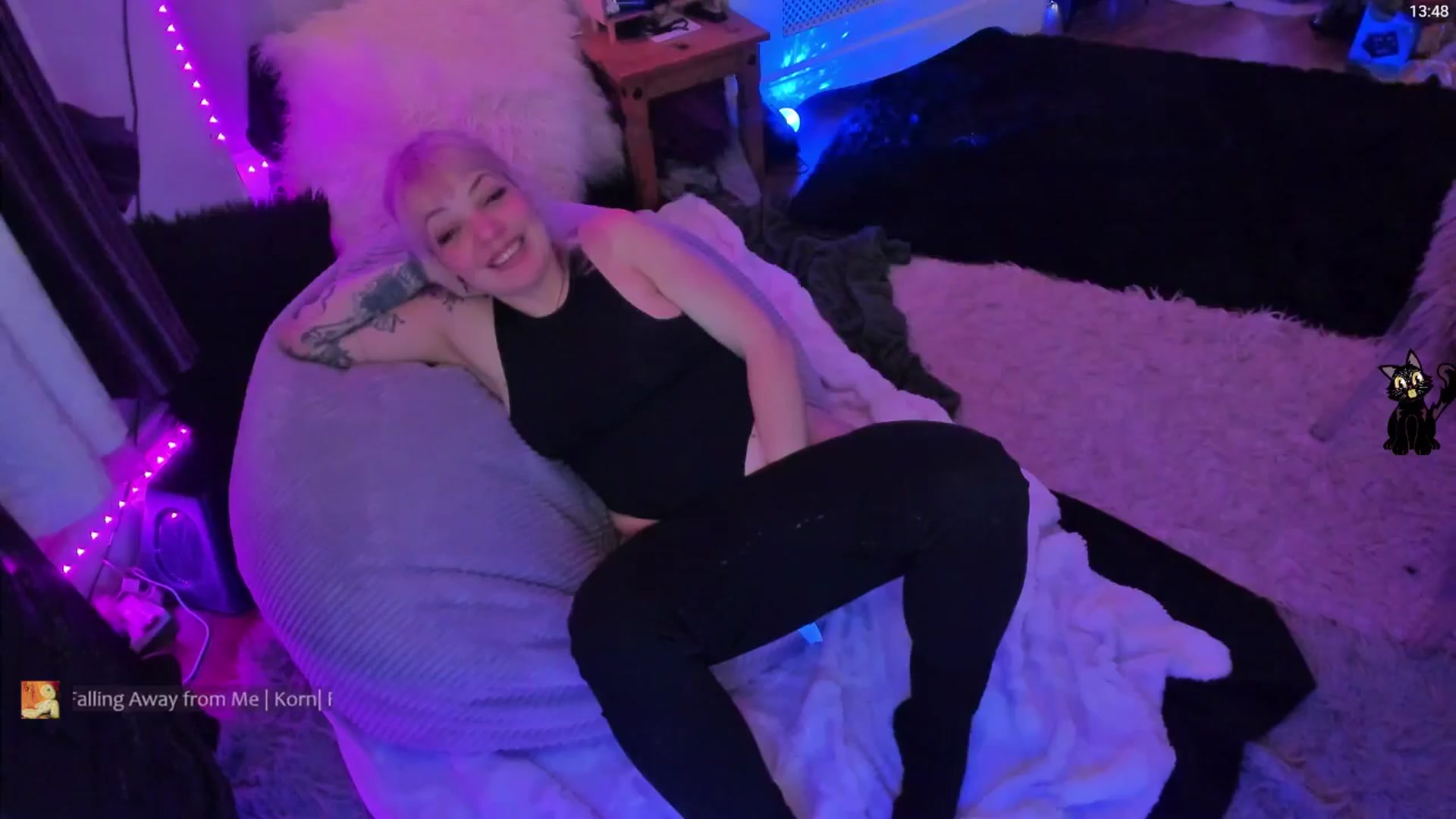 Gallery image thumbnail from LunaWolfie's myfreecams stream on, 01/10/2026, 20:44 image 12 of 20