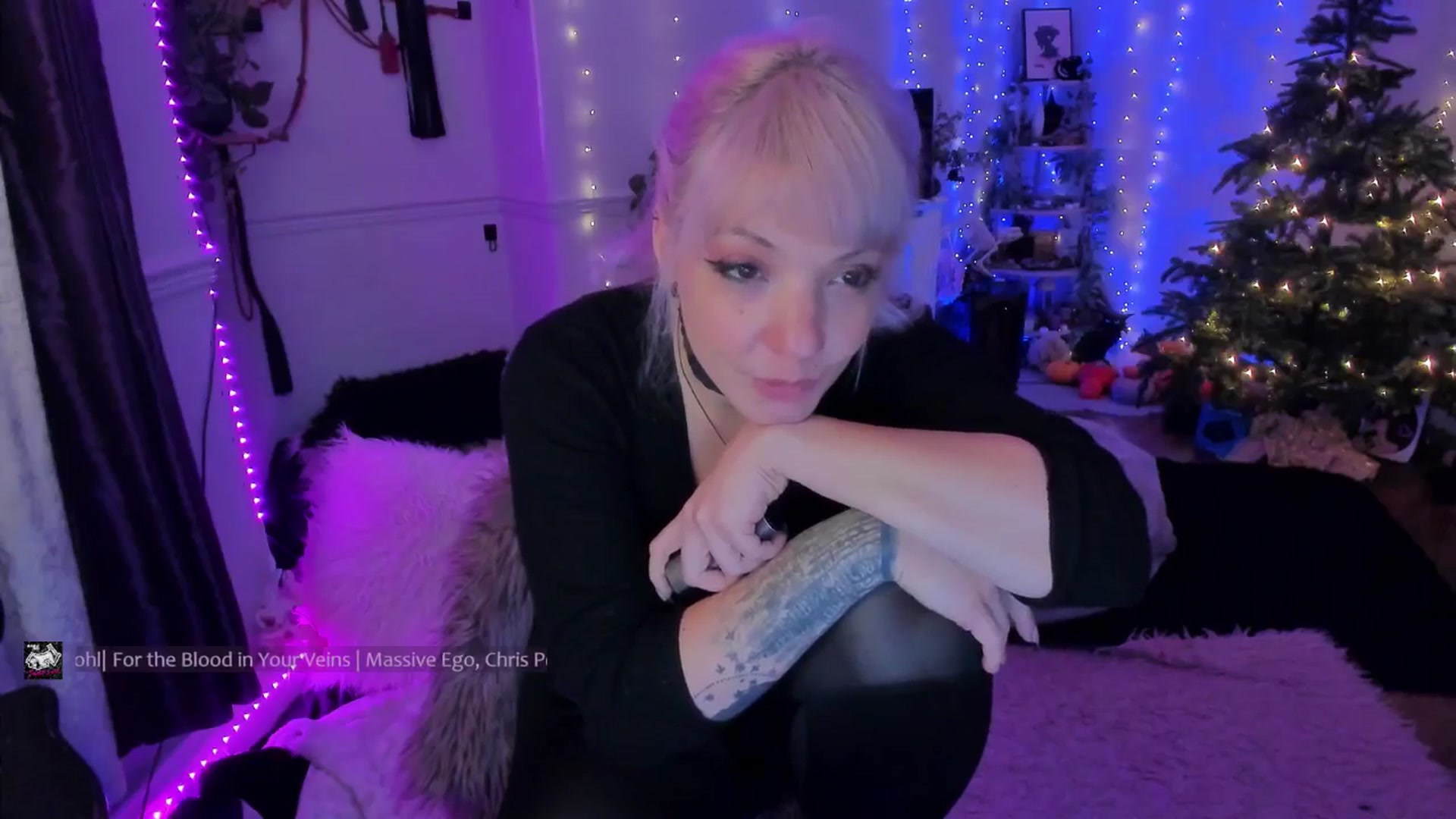 Gallery image thumbnail from LunaWolfie's myfreecams stream on, 01/13/2026, 22:34 image 5 of 20