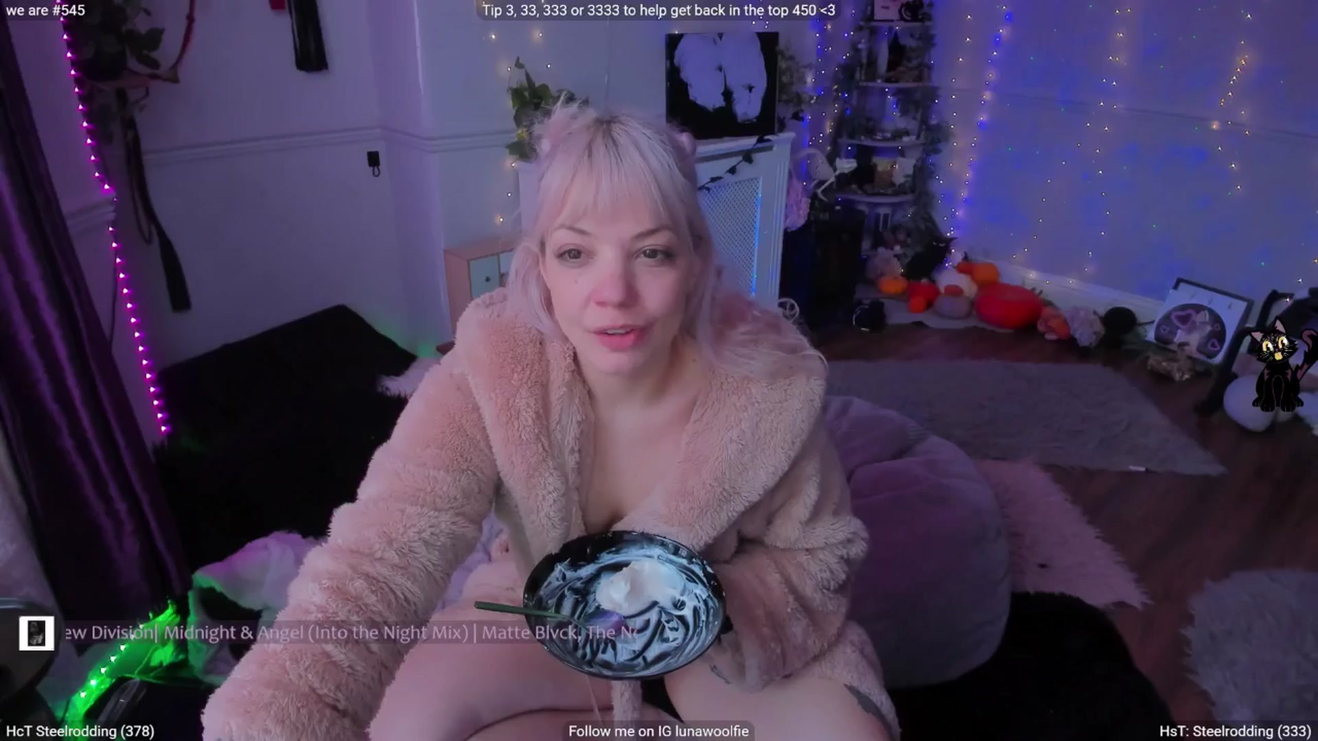 Gallery image thumbnail from LunaWolfie's myfreecams stream on, 01/29/2026, 15:10 image 13 of 20