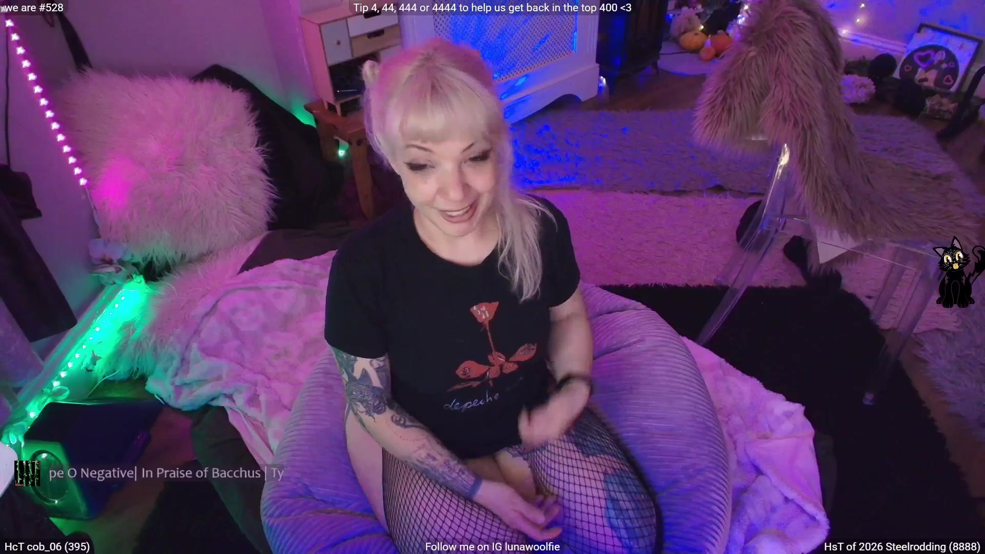 Gallery image thumbnail from LunaWolfie's myfreecams stream on, 02/12/2026, 19:31 image 17 of 20