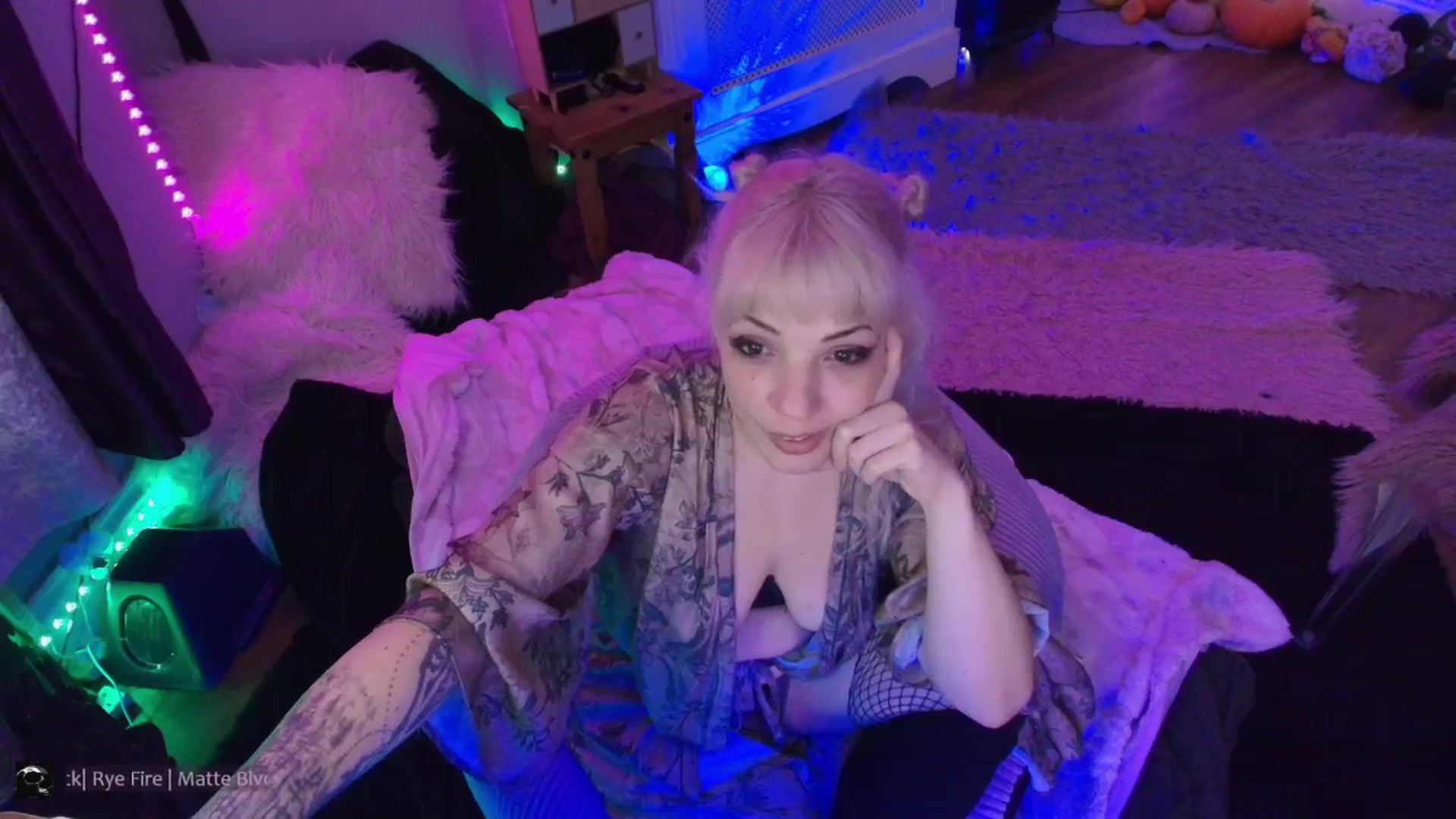 Gallery image thumbnail from LunaWolfie's myfreecams stream on, 02/13/2026, 21:09 image 11 of 20