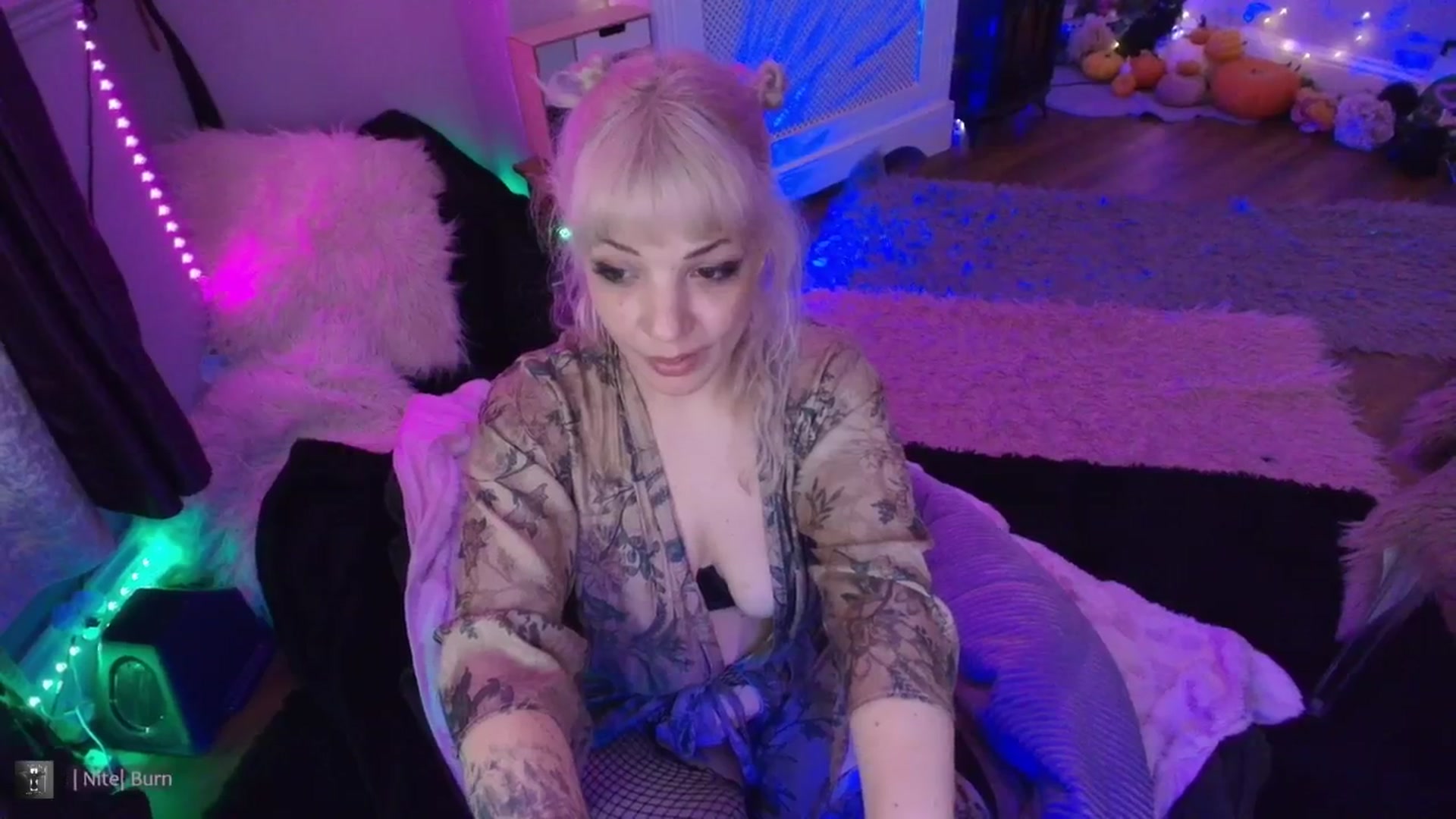 Gallery image thumbnail from LunaWolfie's myfreecams stream on, 02/13/2026, 21:09 image 16 of 20