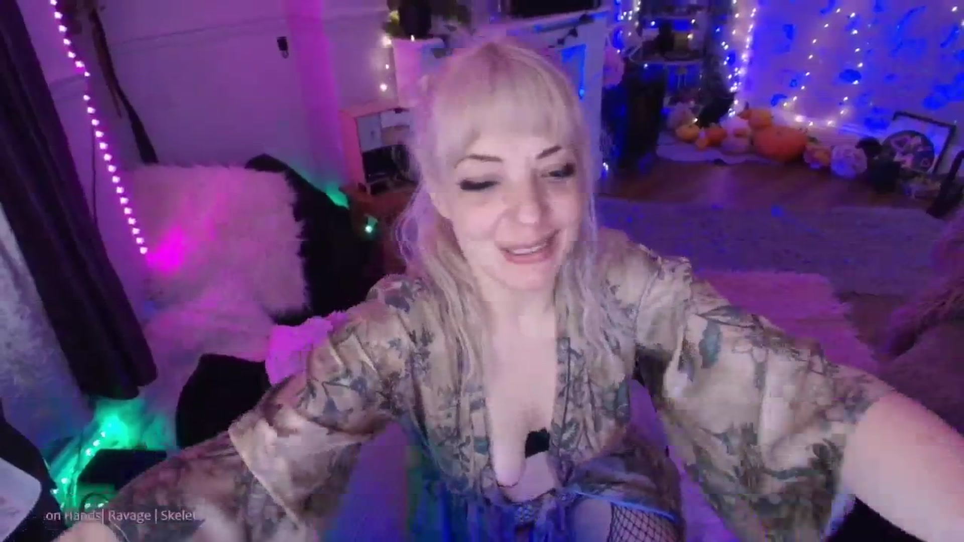 Gallery image thumbnail from LunaWolfie's myfreecams stream on, 02/13/2026, 21:09 image 9 of 20