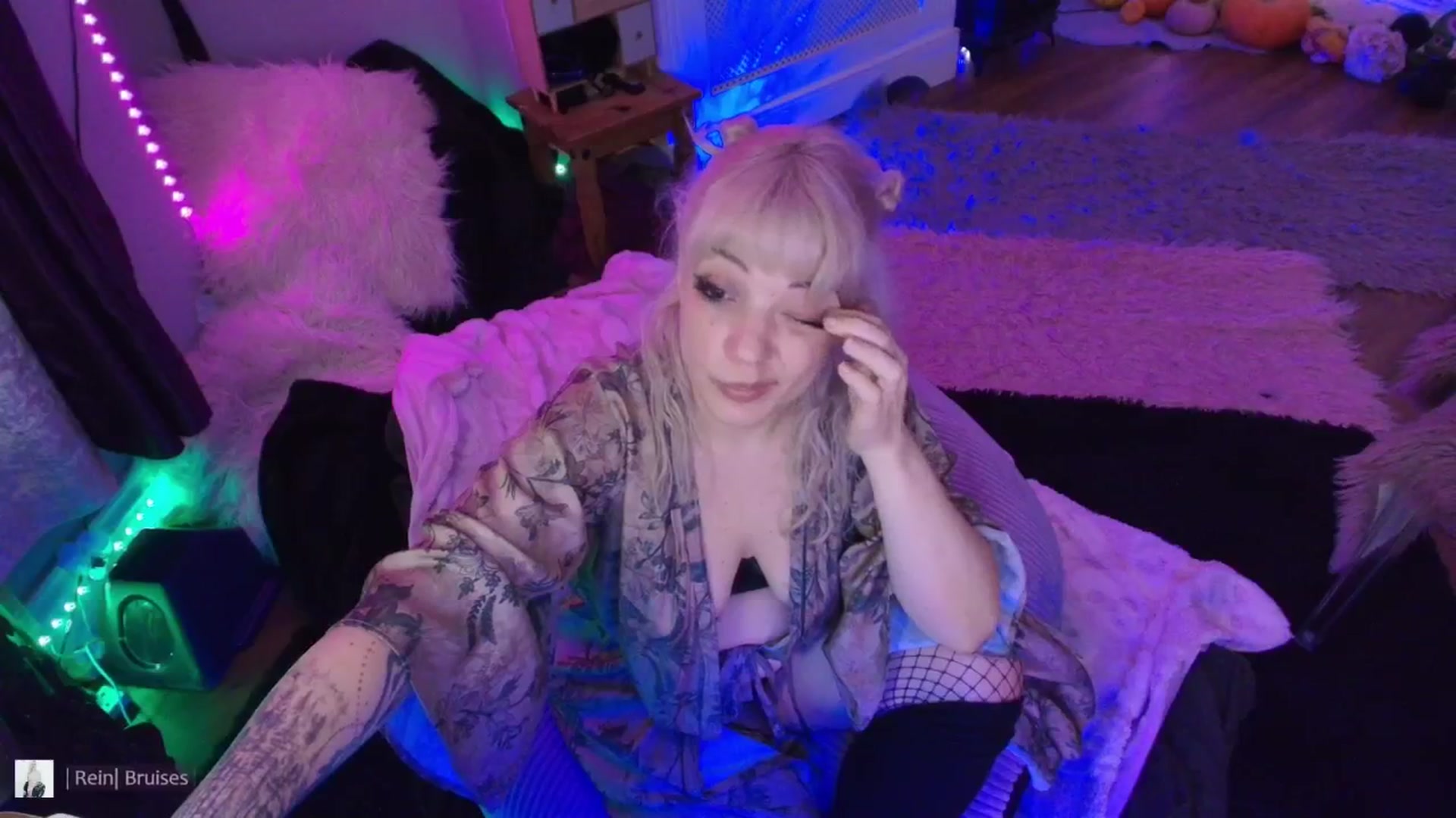 Gallery image thumbnail from LunaWolfie's myfreecams stream on, 02/13/2026, 21:09 image 10 of 20