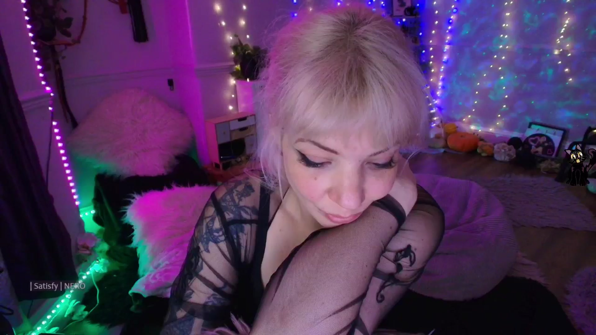 Gallery image thumbnail from LunaWolfie's myfreecams stream on, 02/17/2026, 01:16 image 13 of 20