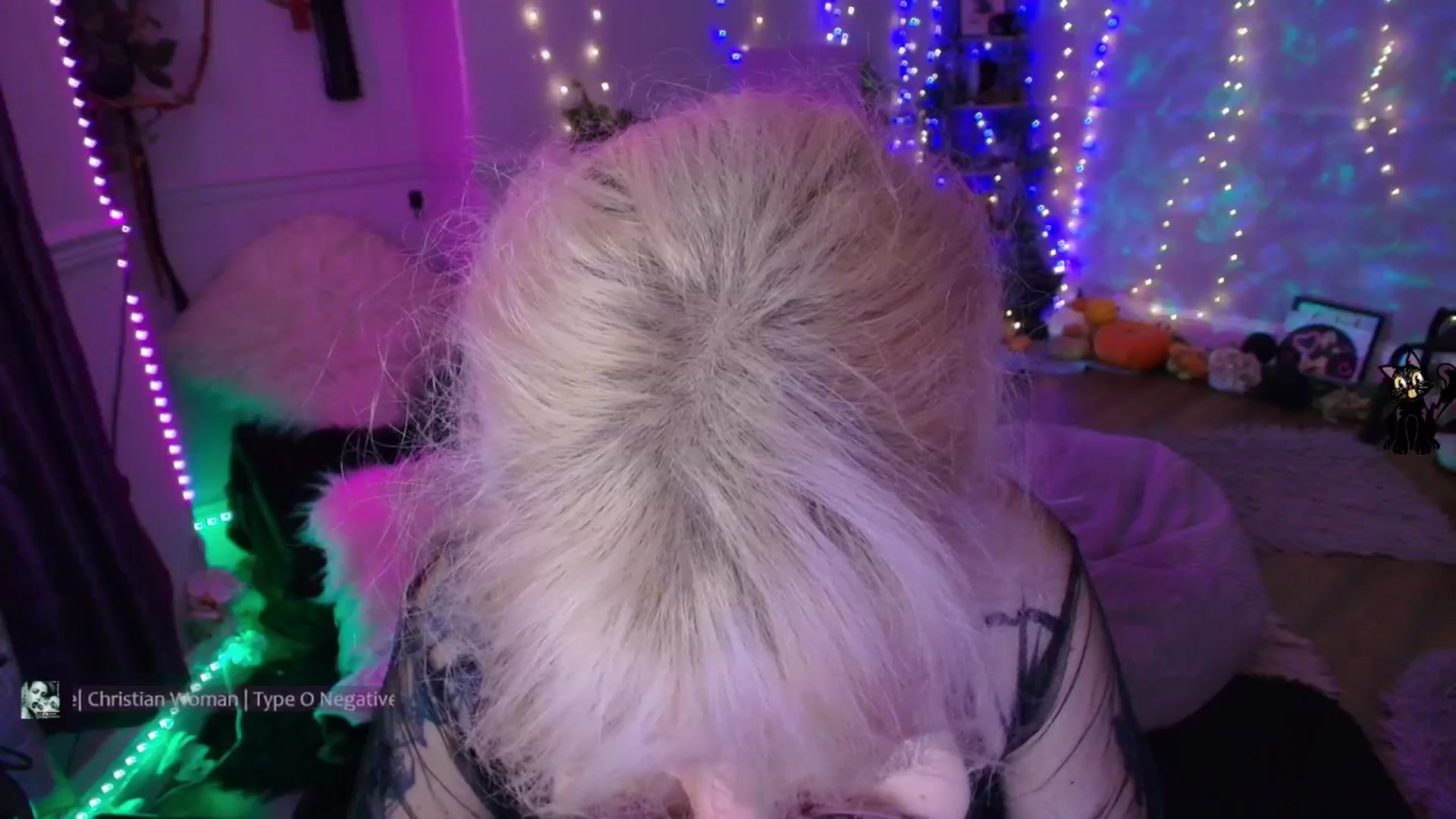 Gallery image thumbnail from LunaWolfie's myfreecams stream on, 02/17/2026, 01:16 image 11 of 20