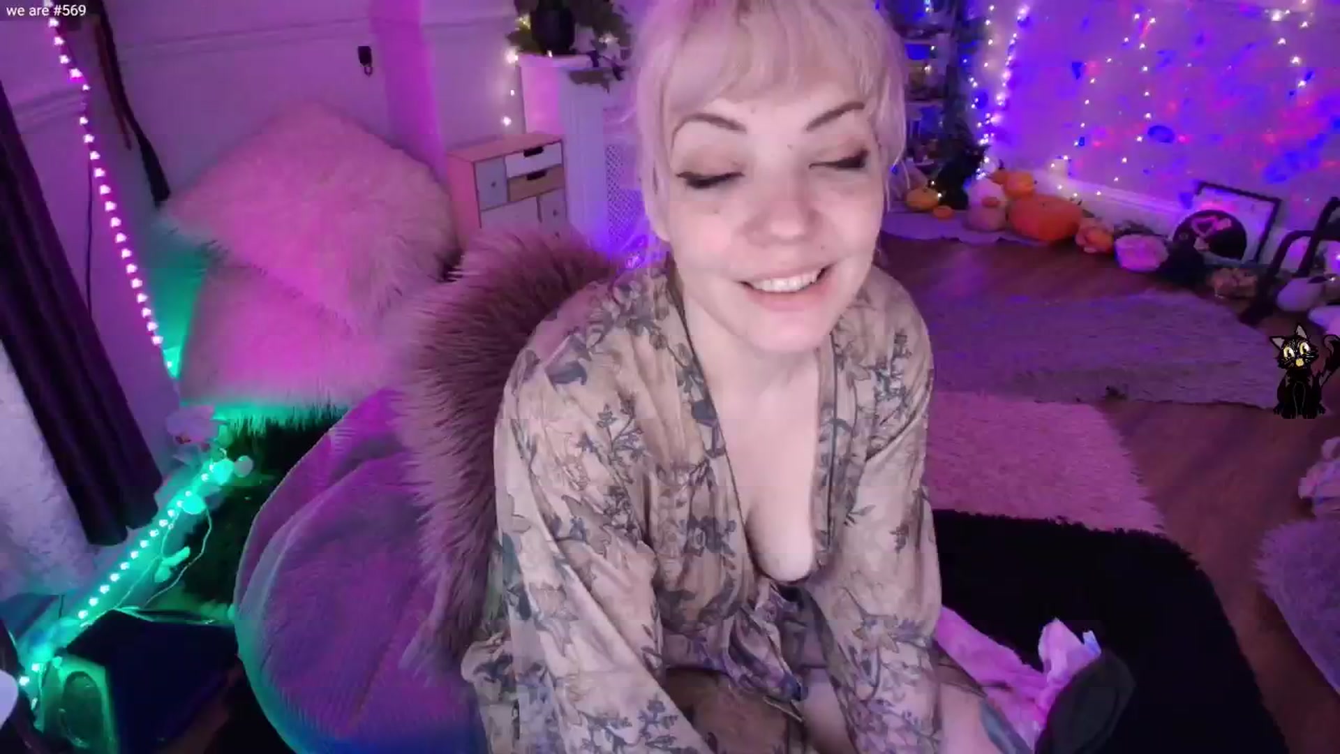 Gallery image thumbnail from LunaWolfie's myfreecams stream on, 02/21/2026, 17:41 image 8 of 20