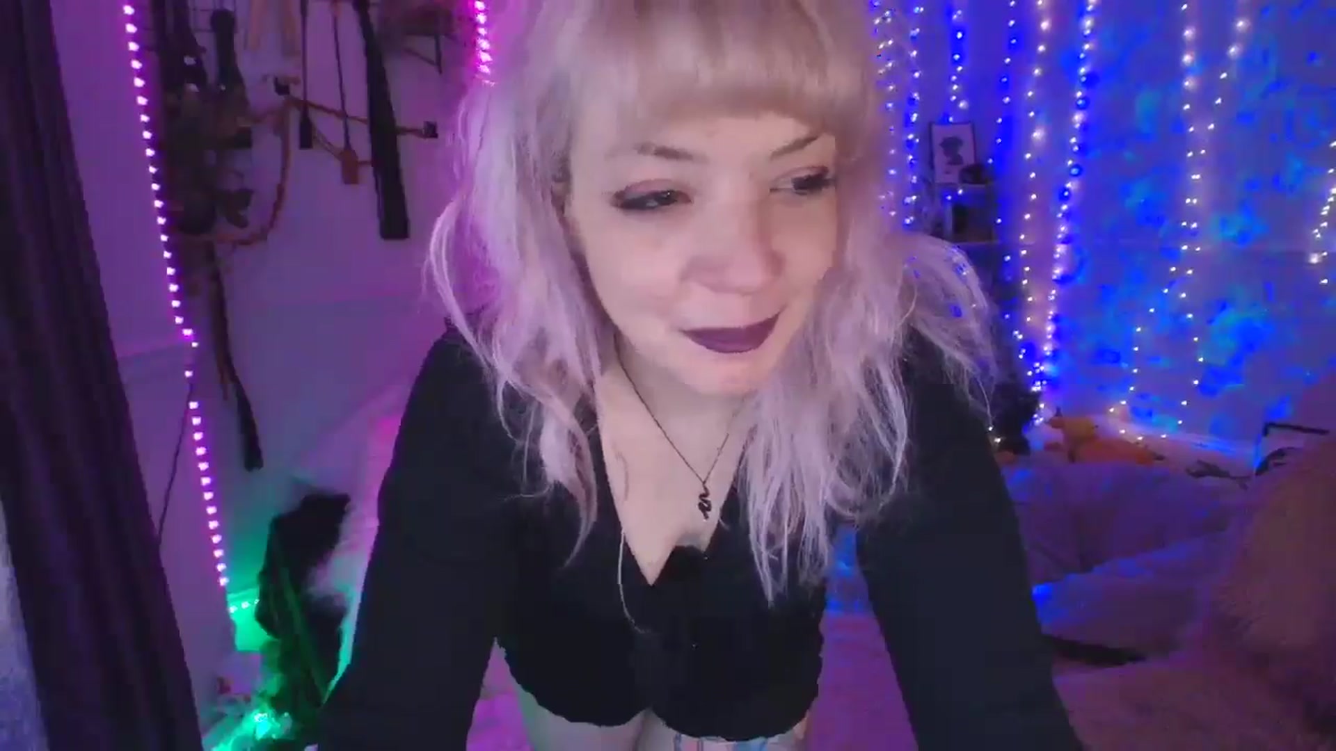 Gallery image thumbnail from LunaWolfie's myfreecams stream on, 02/25/2026, 18:29 image 7 of 20