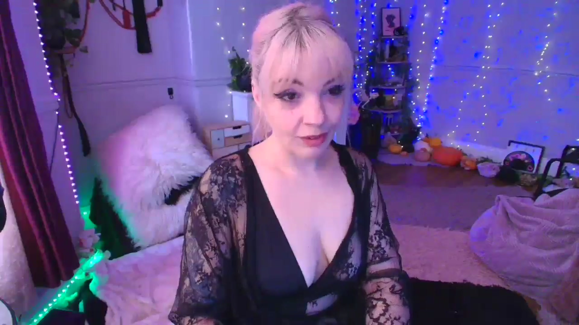 Gallery image thumbnail from LunaWolfie's myfreecams stream on, 03/05/2026, 14:14 image 7 of 20