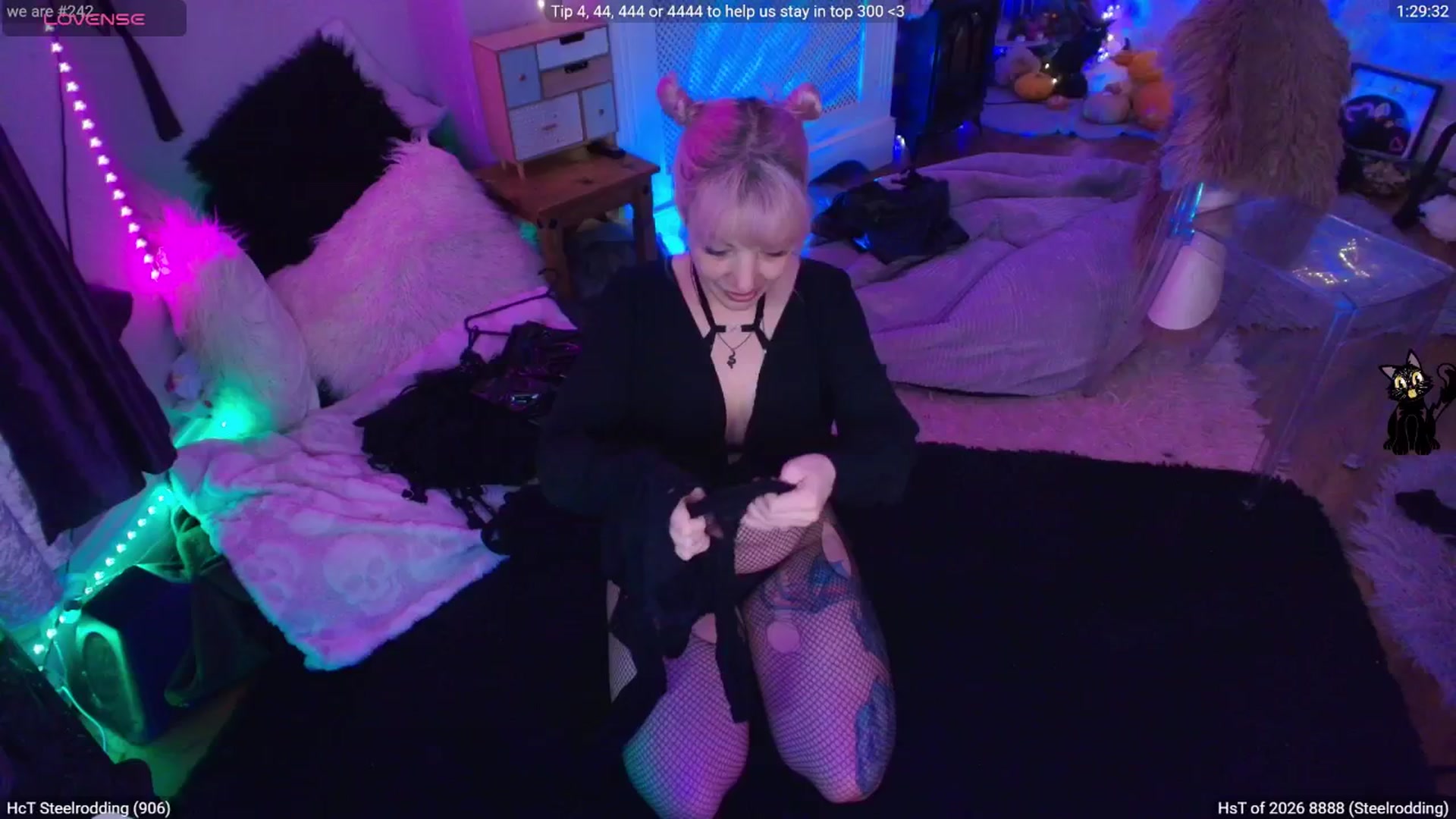Gallery image thumbnail from LunaWolfie's myfreecams stream on, 03/07/2026, 20:09 image 9 of 20