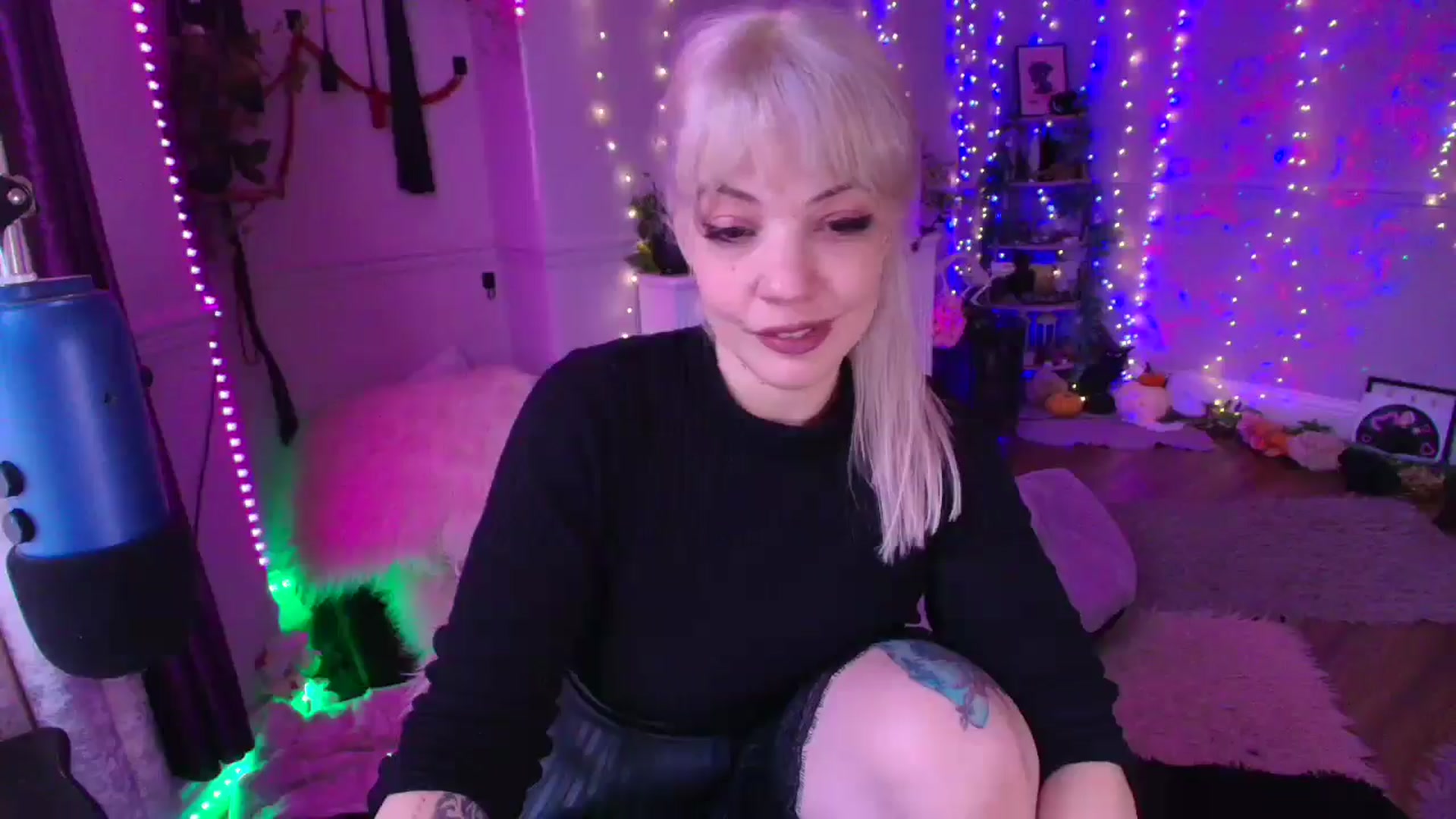 Gallery image thumbnail from LunaWolfie's myfreecams stream on, 03/16/2026, 17:44 image 6 of 20