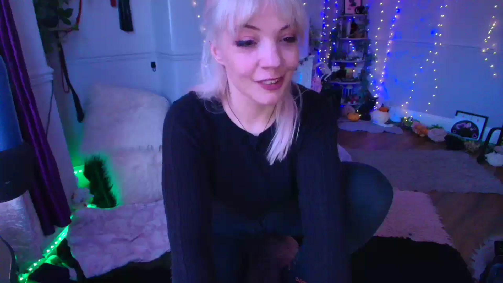 Gallery image thumbnail from LunaWolfie's myfreecams stream on, 03/17/2026, 17:50 image 6 of 20